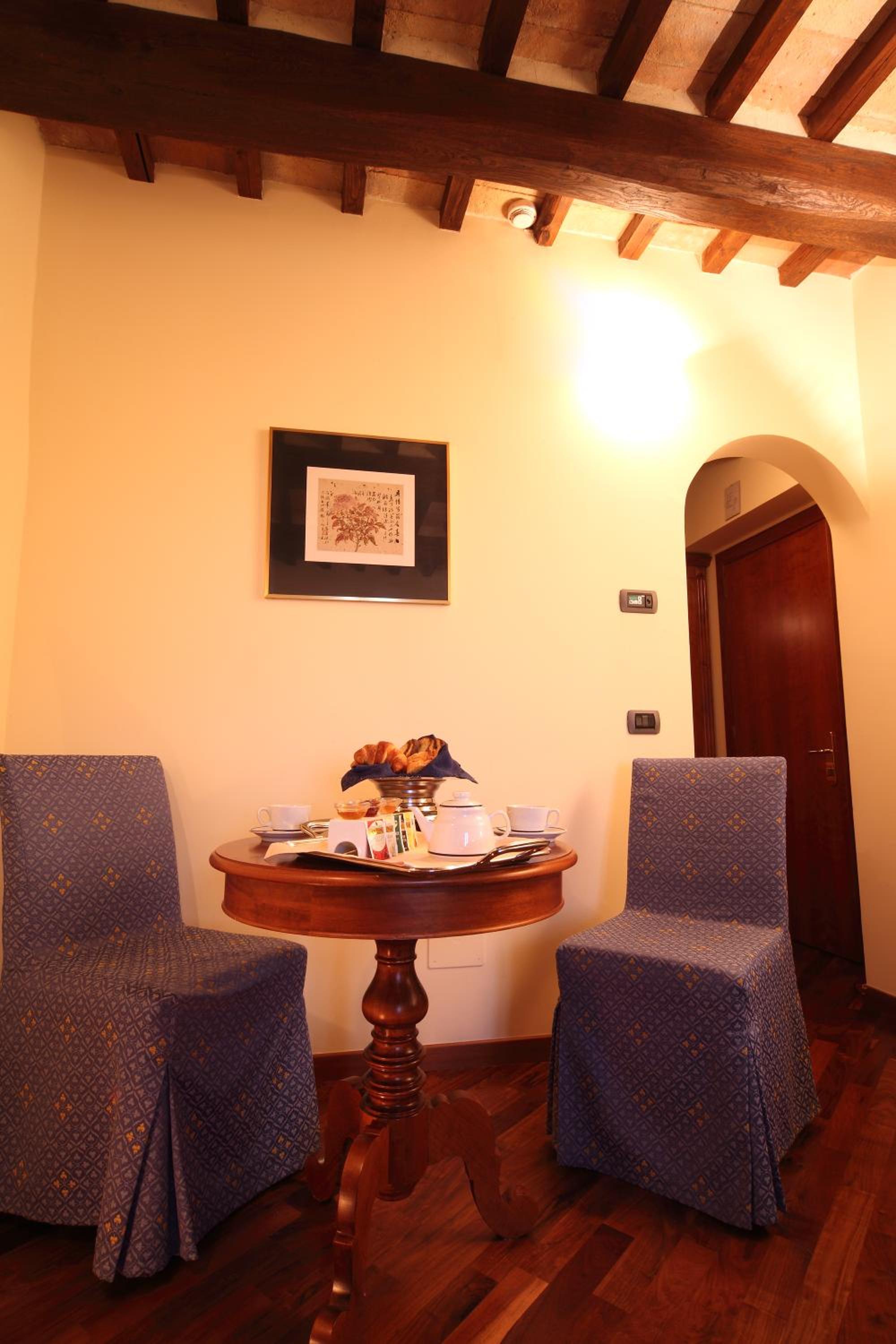 Junior Suite (2 Adults) - Photo 2