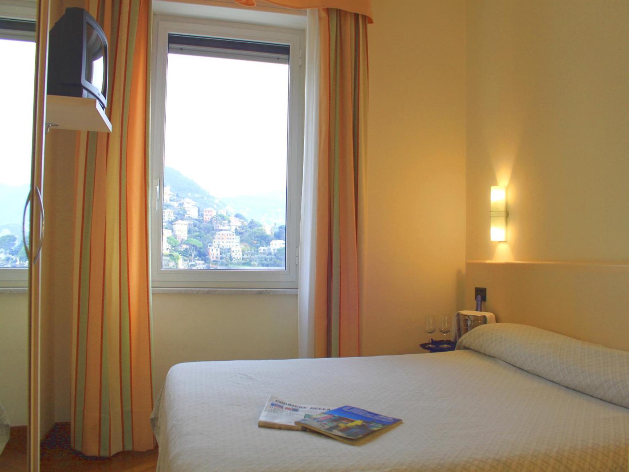 Economy Double or Twin Room with Sea View