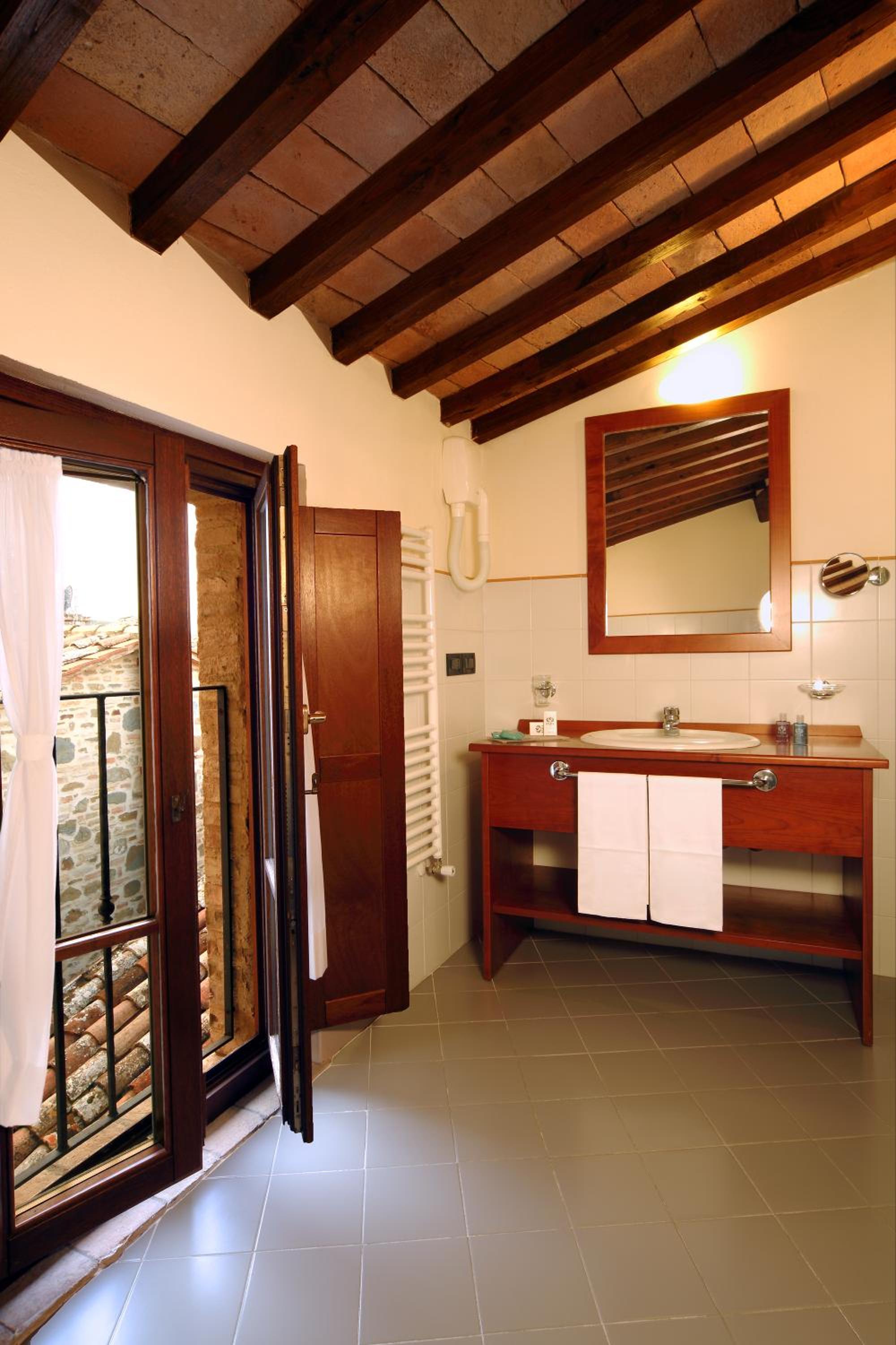 Junior Suite (2 Adults) - Photo 3
