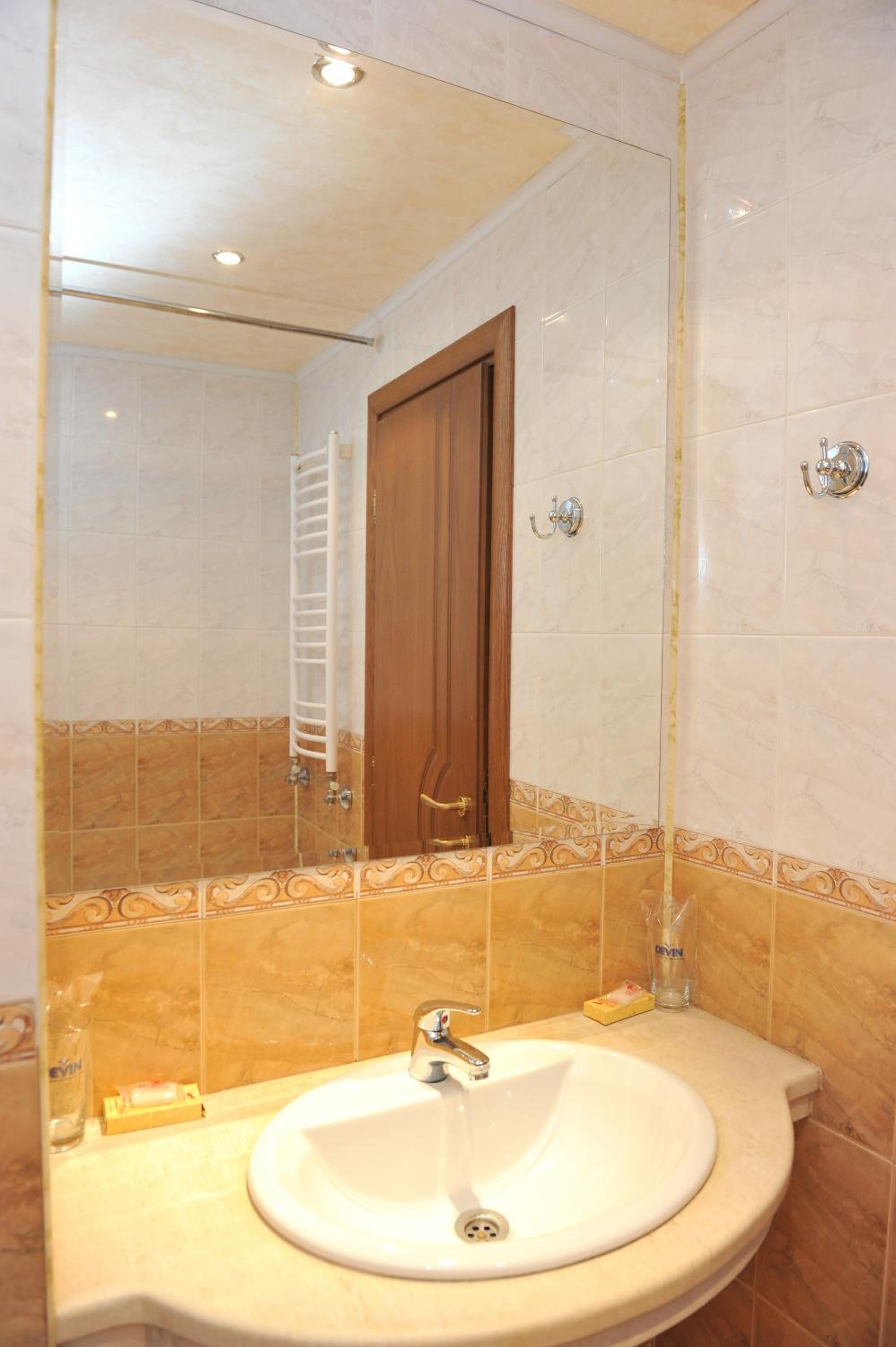 Double Room - Photo 27