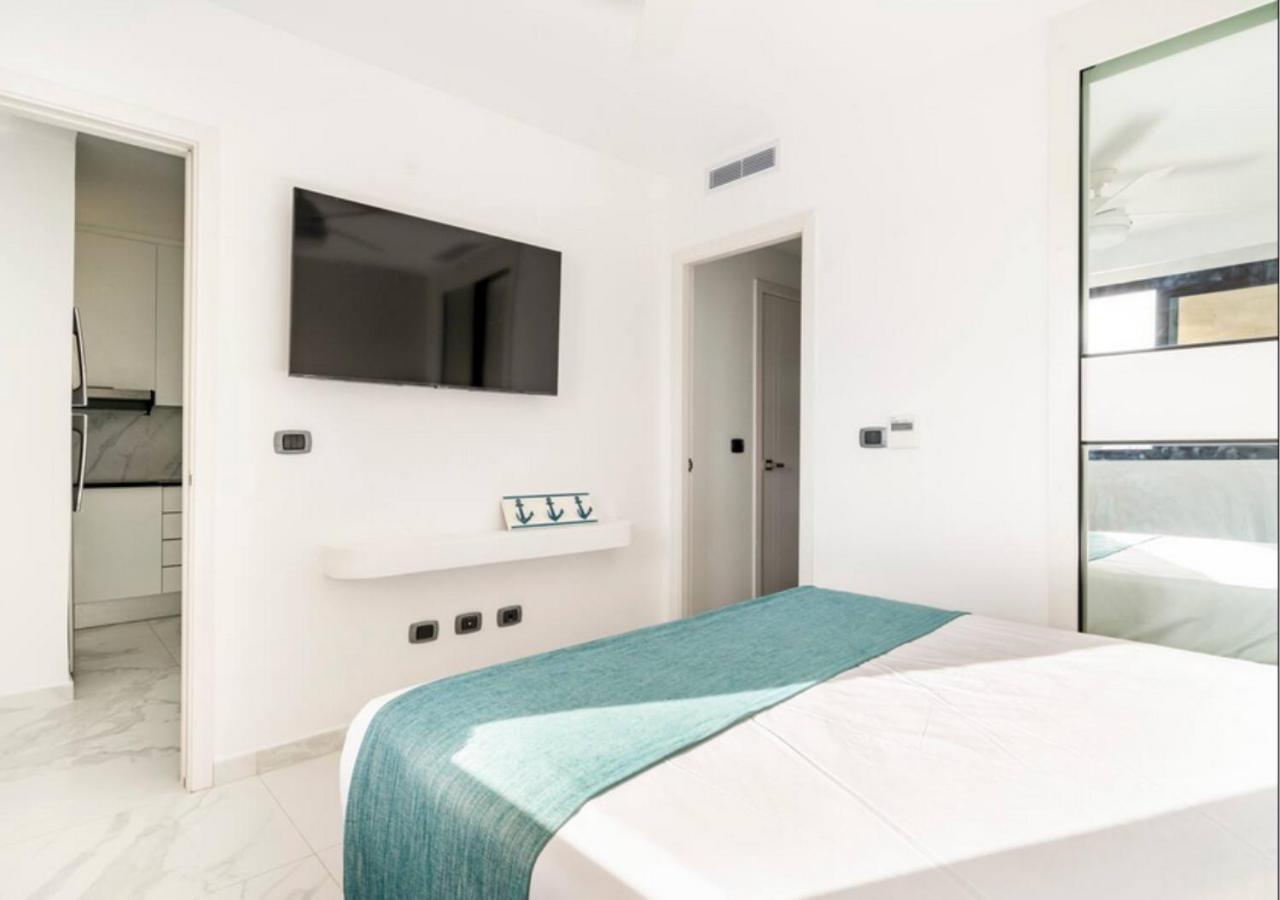 Deluxe Two-Bedroom Apartment with Garden View photo 2