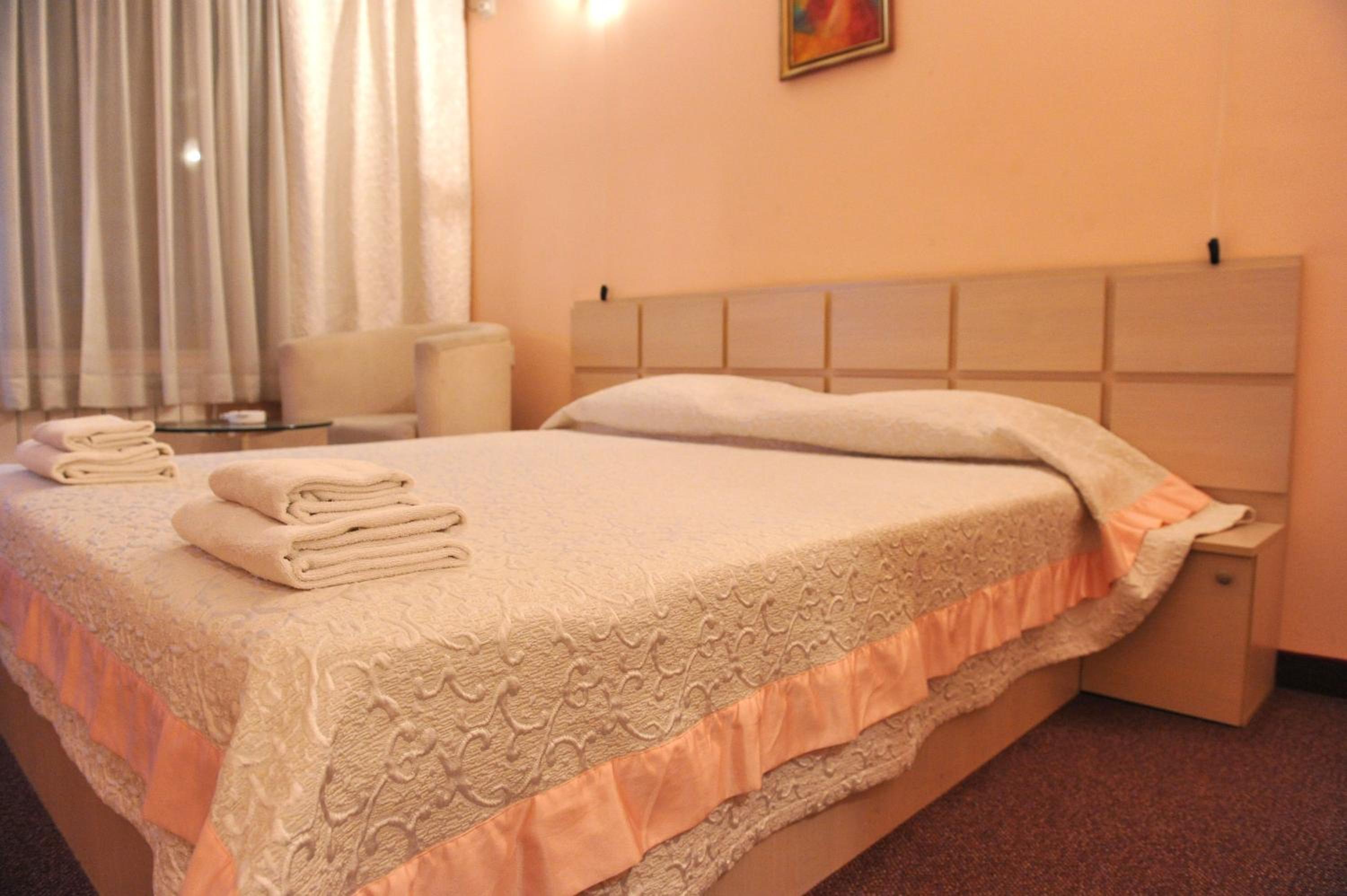 Double Room - Photo 15