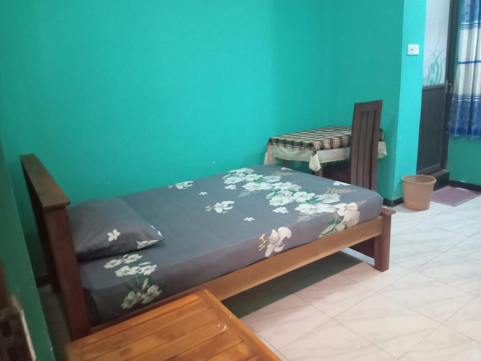 Twin Room with Private Bathroom photo 1
