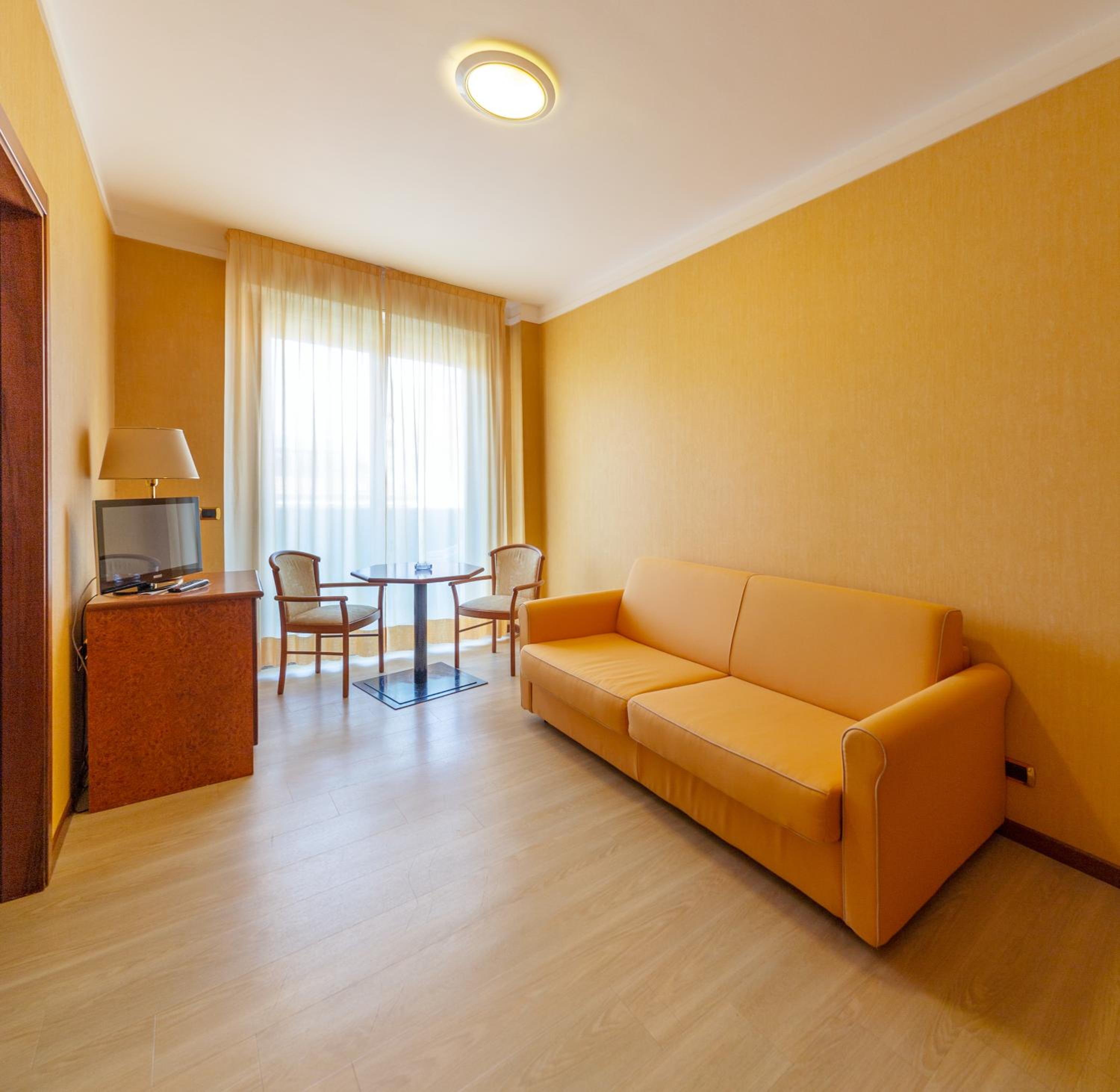 Junior Suite with Balcony photo 3