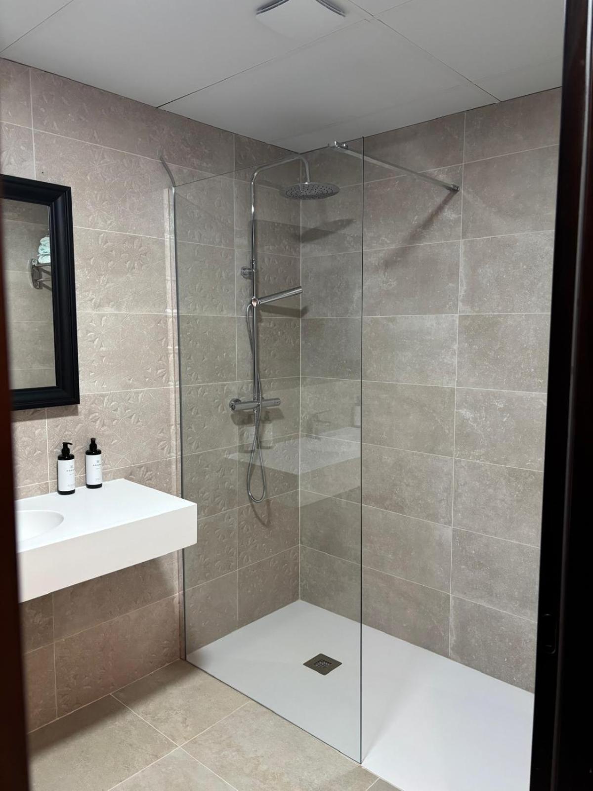 Basic Triple Room - Photo 5