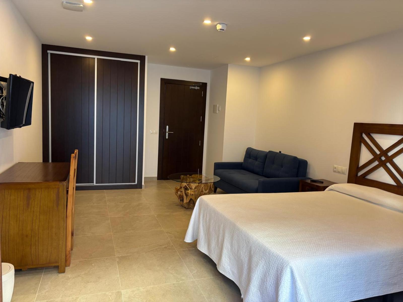 Basic Triple Room - Photo 2