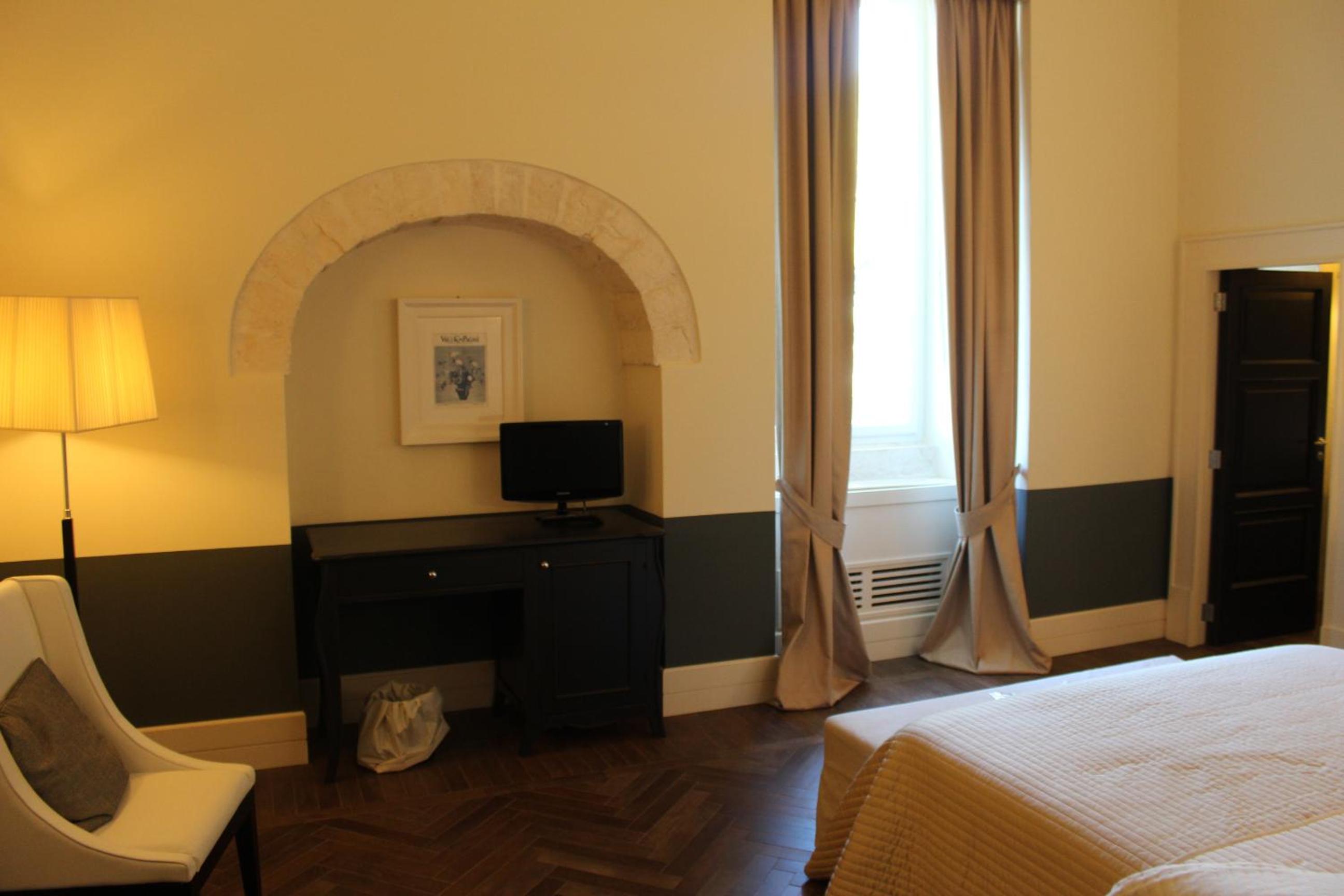 Deluxe Double Room photo 2