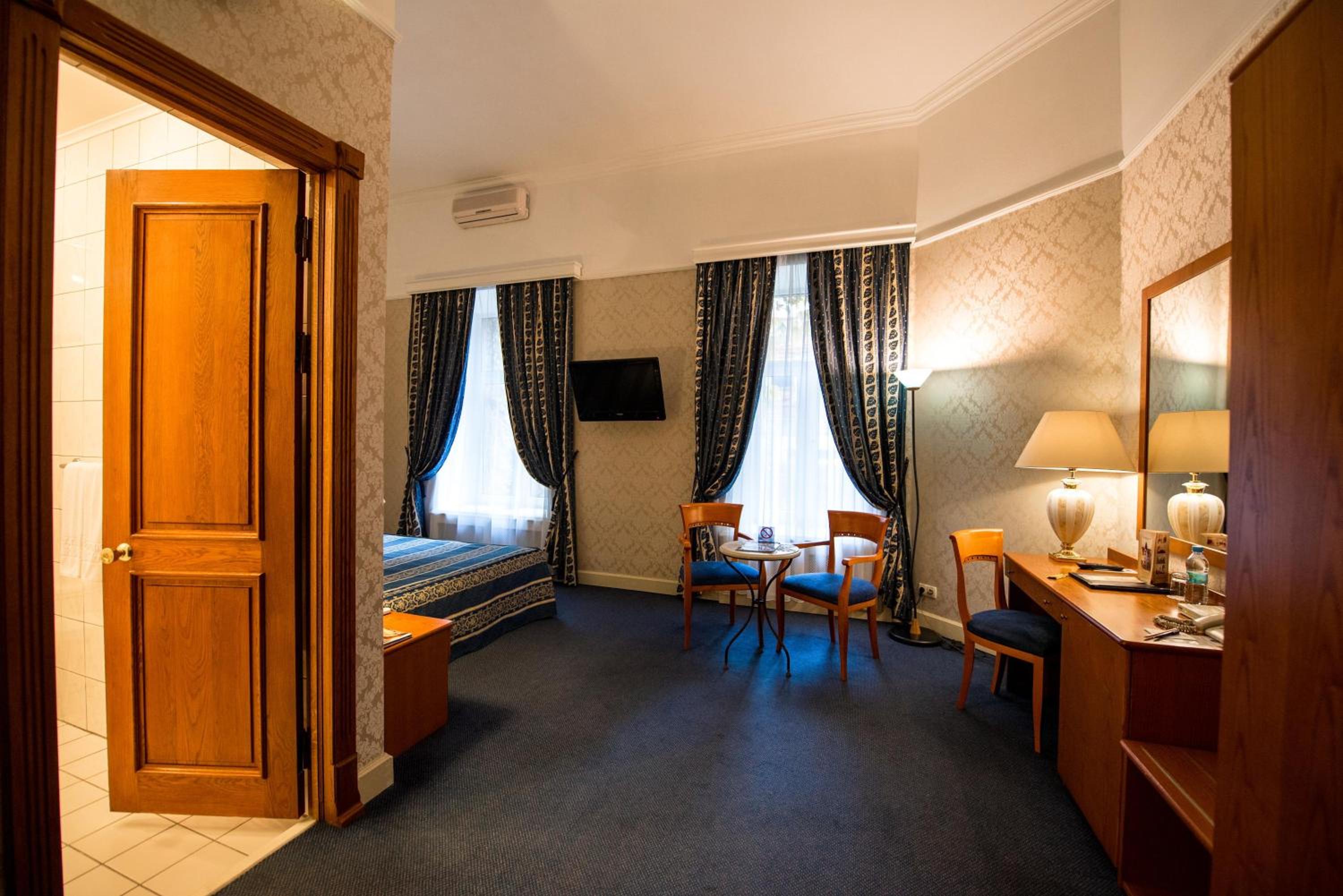 Double or Twin Room photo 2