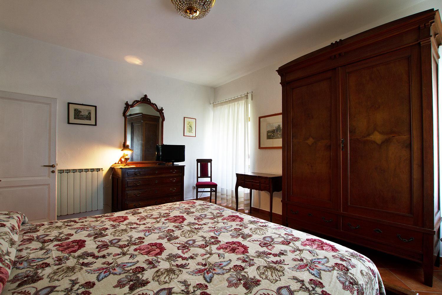 Double Room - Photo 5