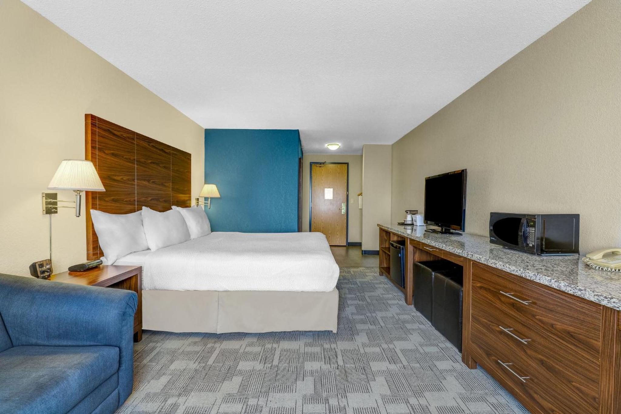 King Suite - Photo 3