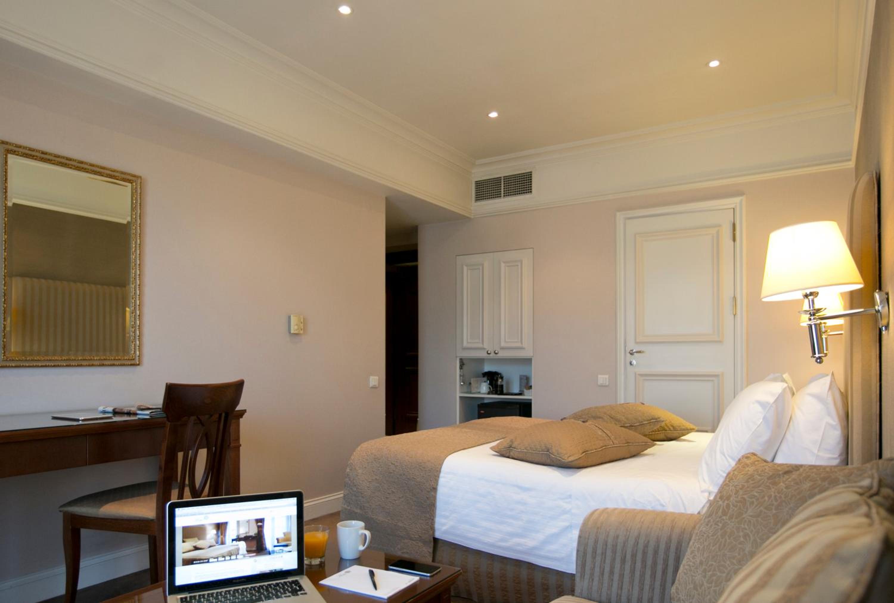 Junior Suite with Acropolis View photo 1