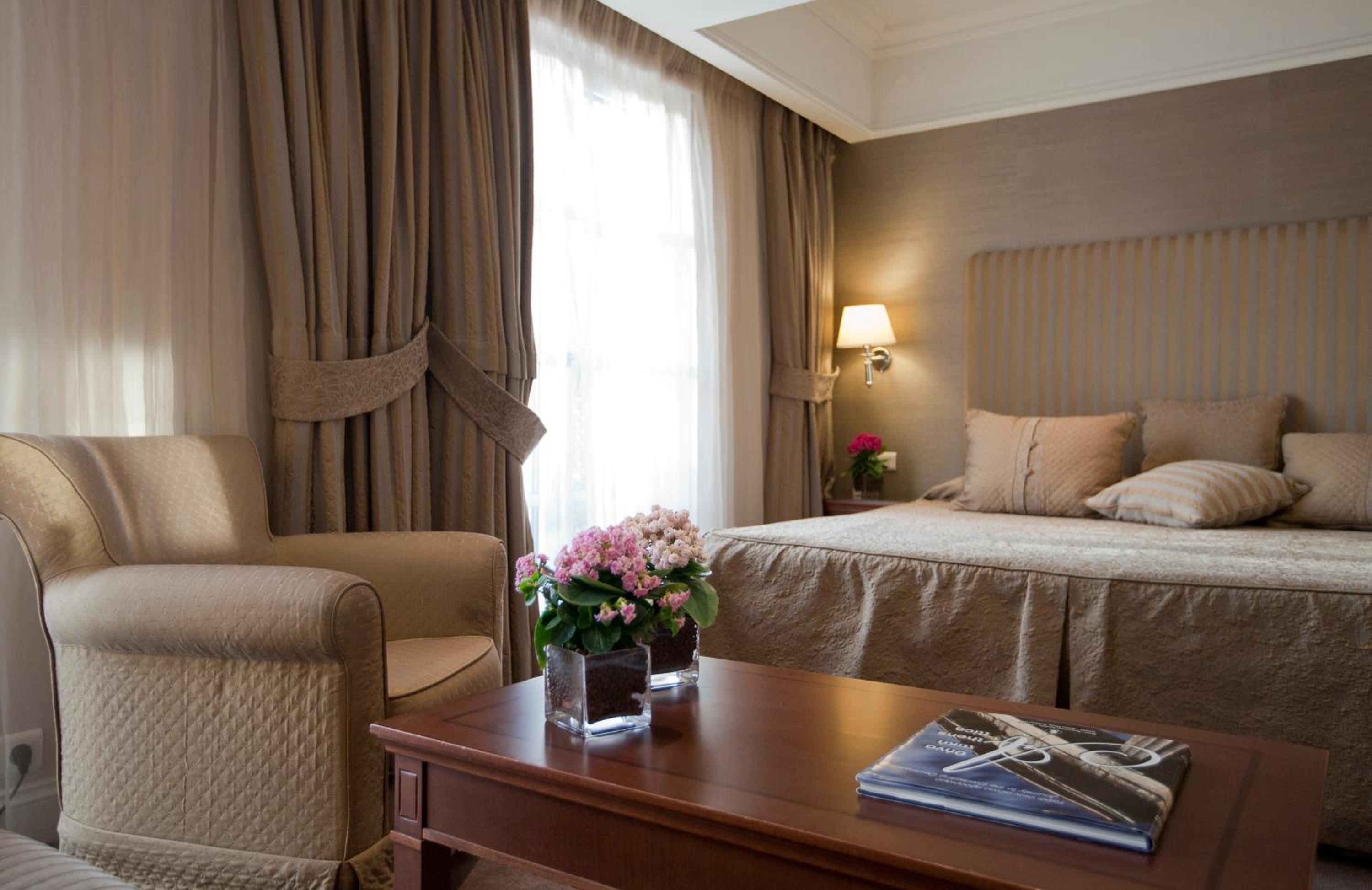Junior Suite with Acropolis View photo 2