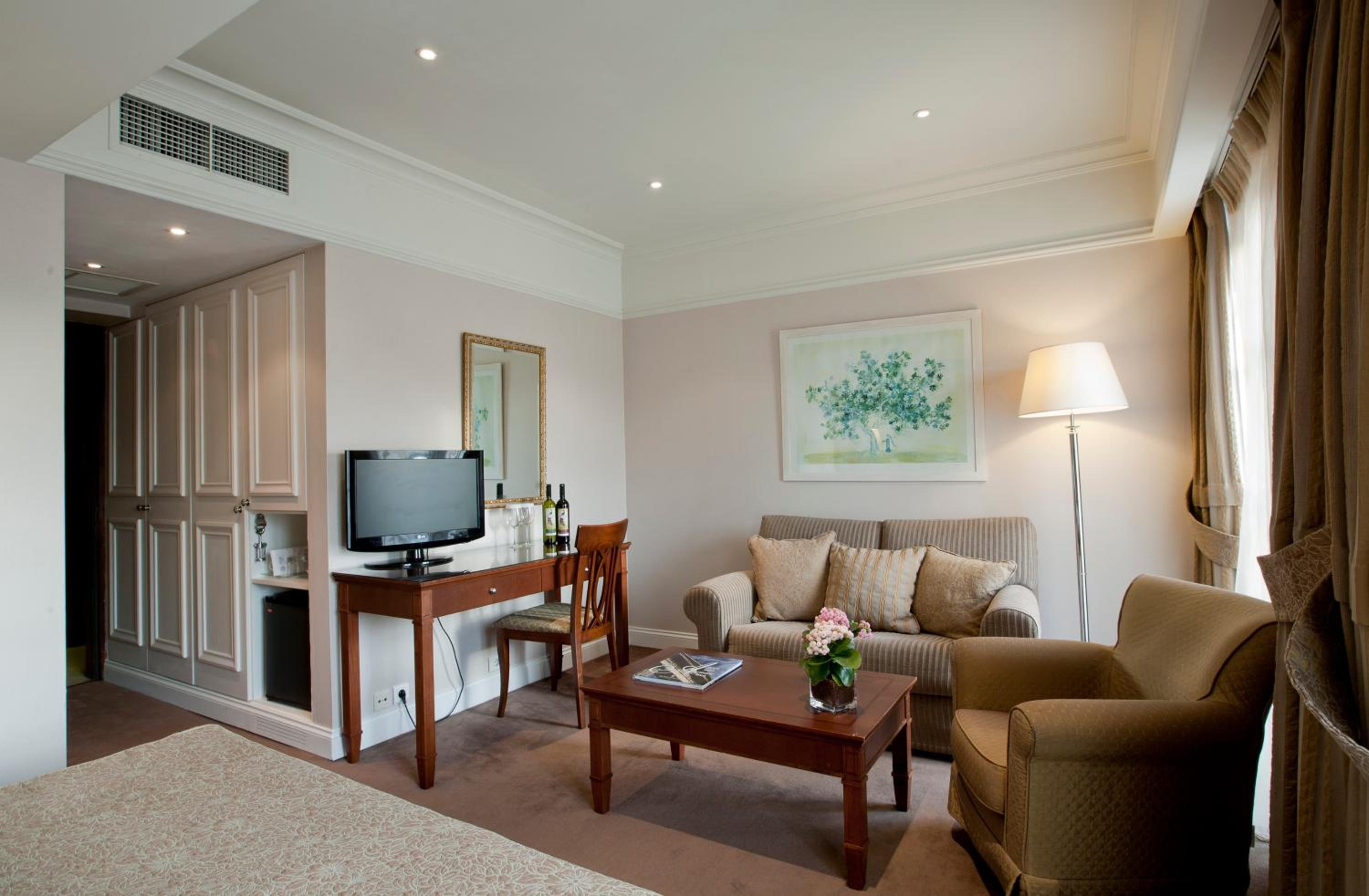 Junior Suite with Acropolis View photo 3