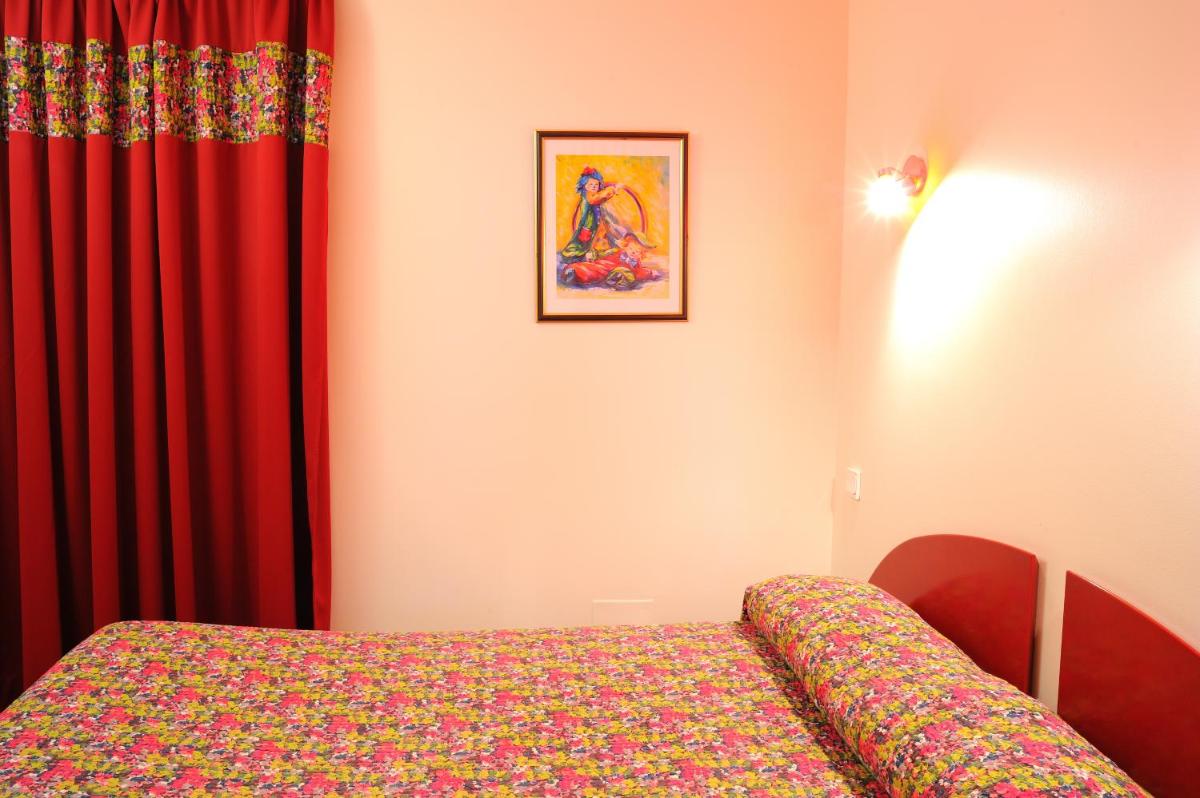 Family Room photo 2