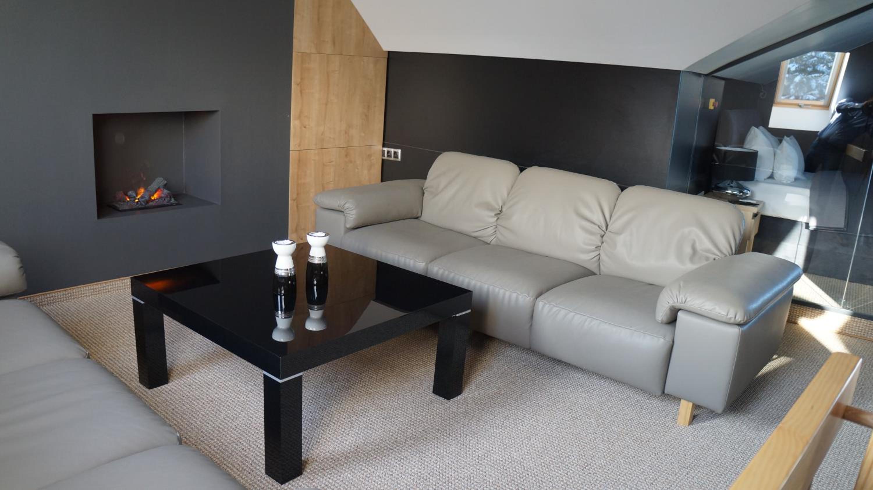 One-Bedroom Apartment with Spa Bath - Photo 2