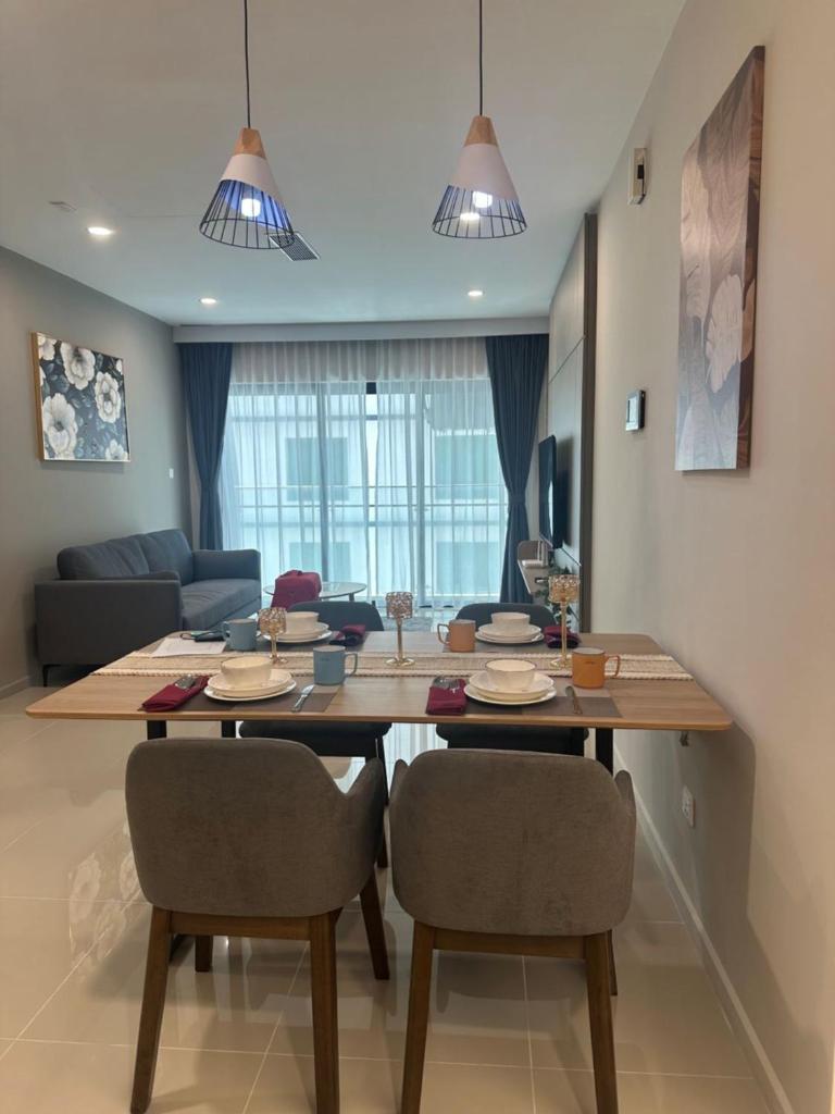 Two-Bedroom Deluxe Apartment with Balcony photo 2