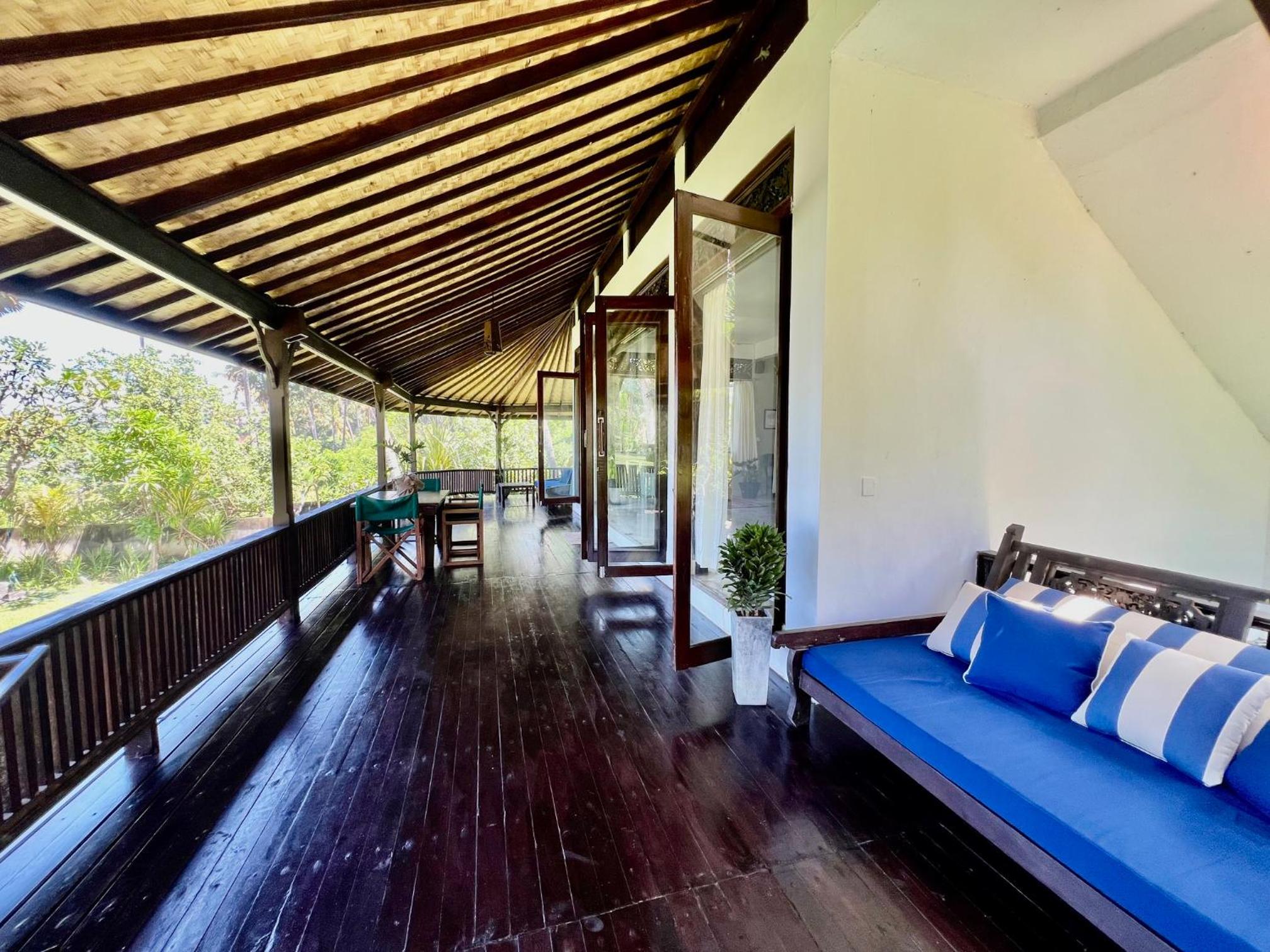 King Suite with Balcony photo 2