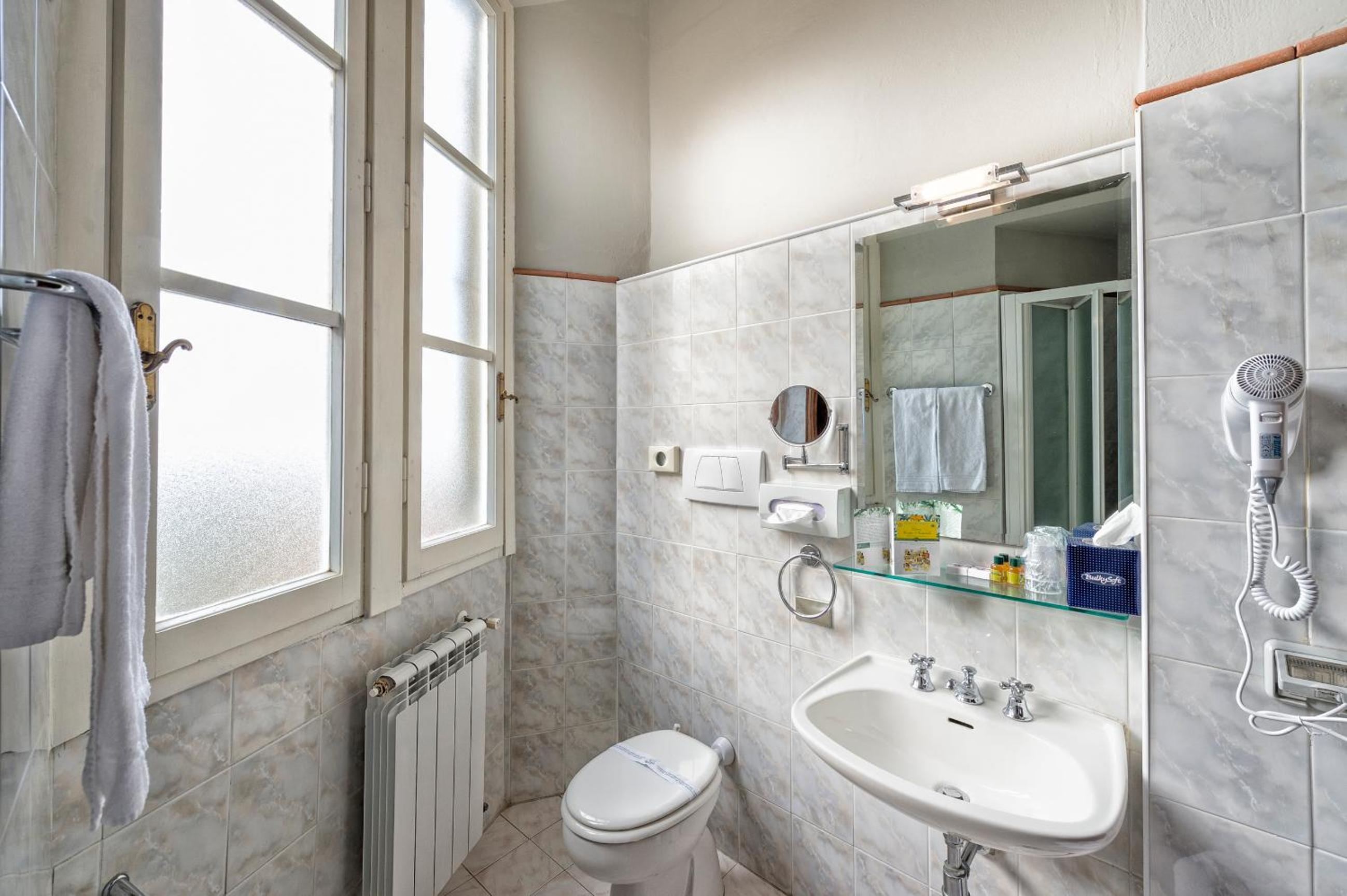 Classic Double or Twin Room without View photo 3