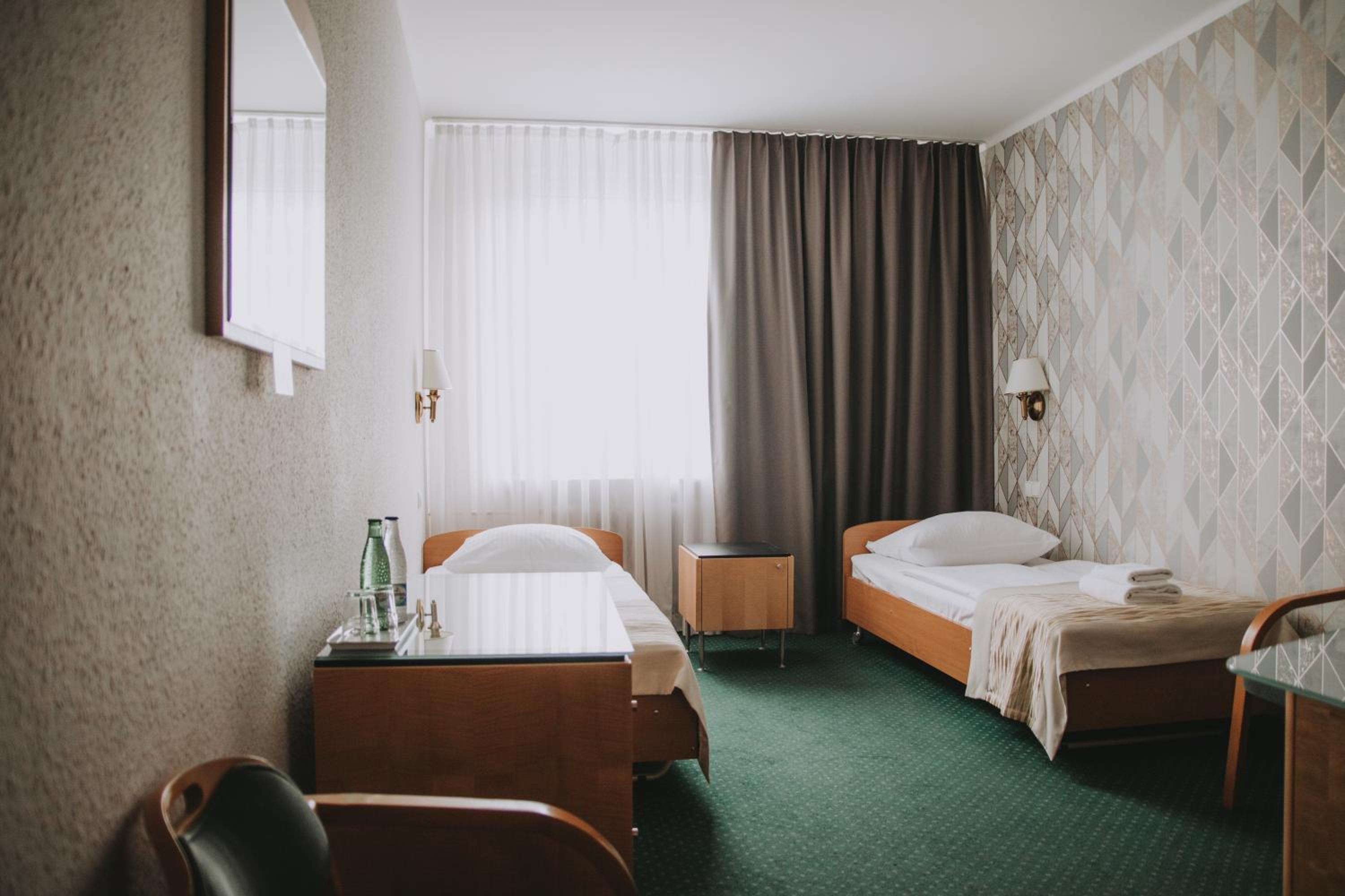 Standard Twin Room with Sofa photo 2