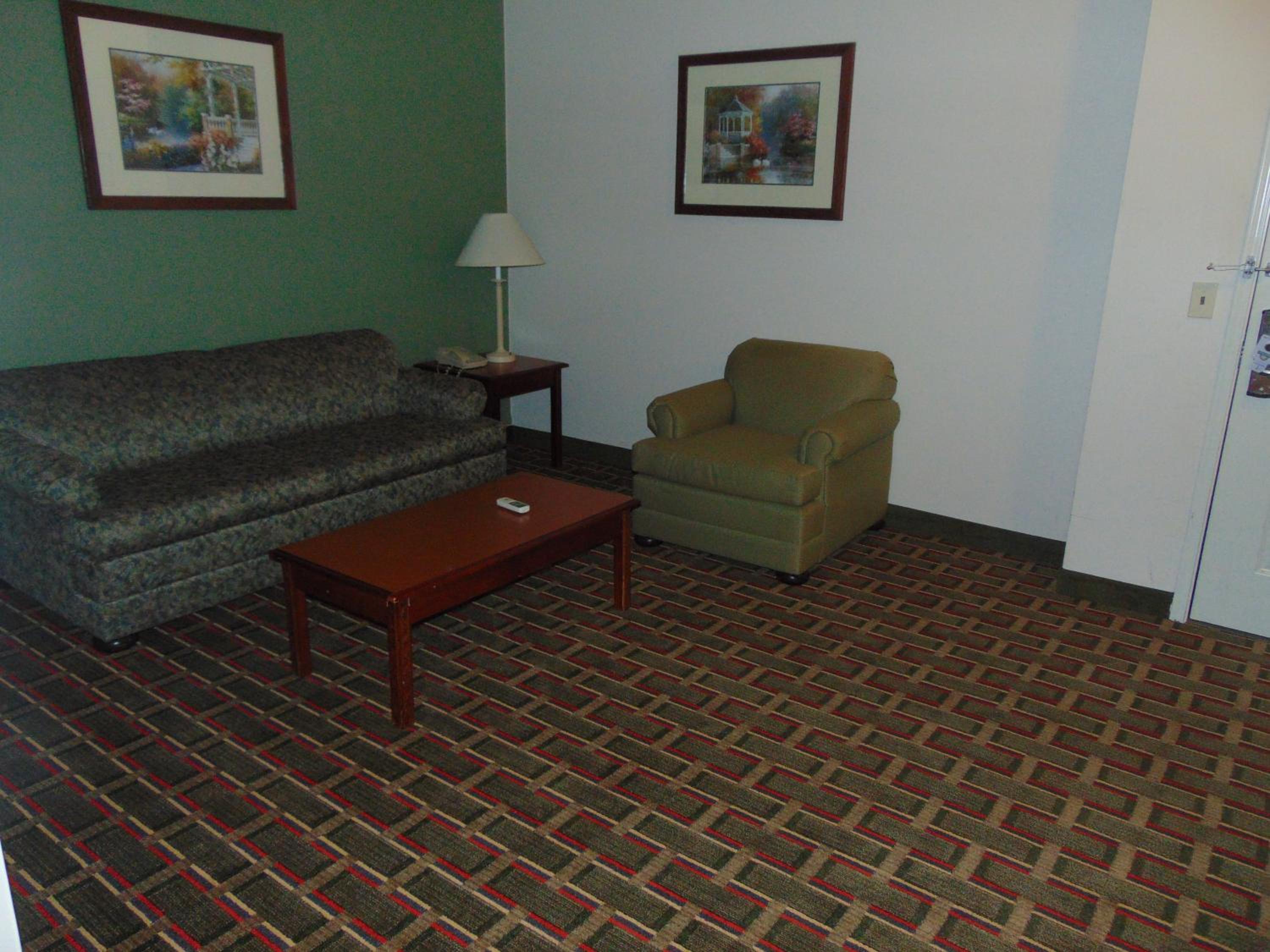 King Suite- Non-Smoking - Photo 1