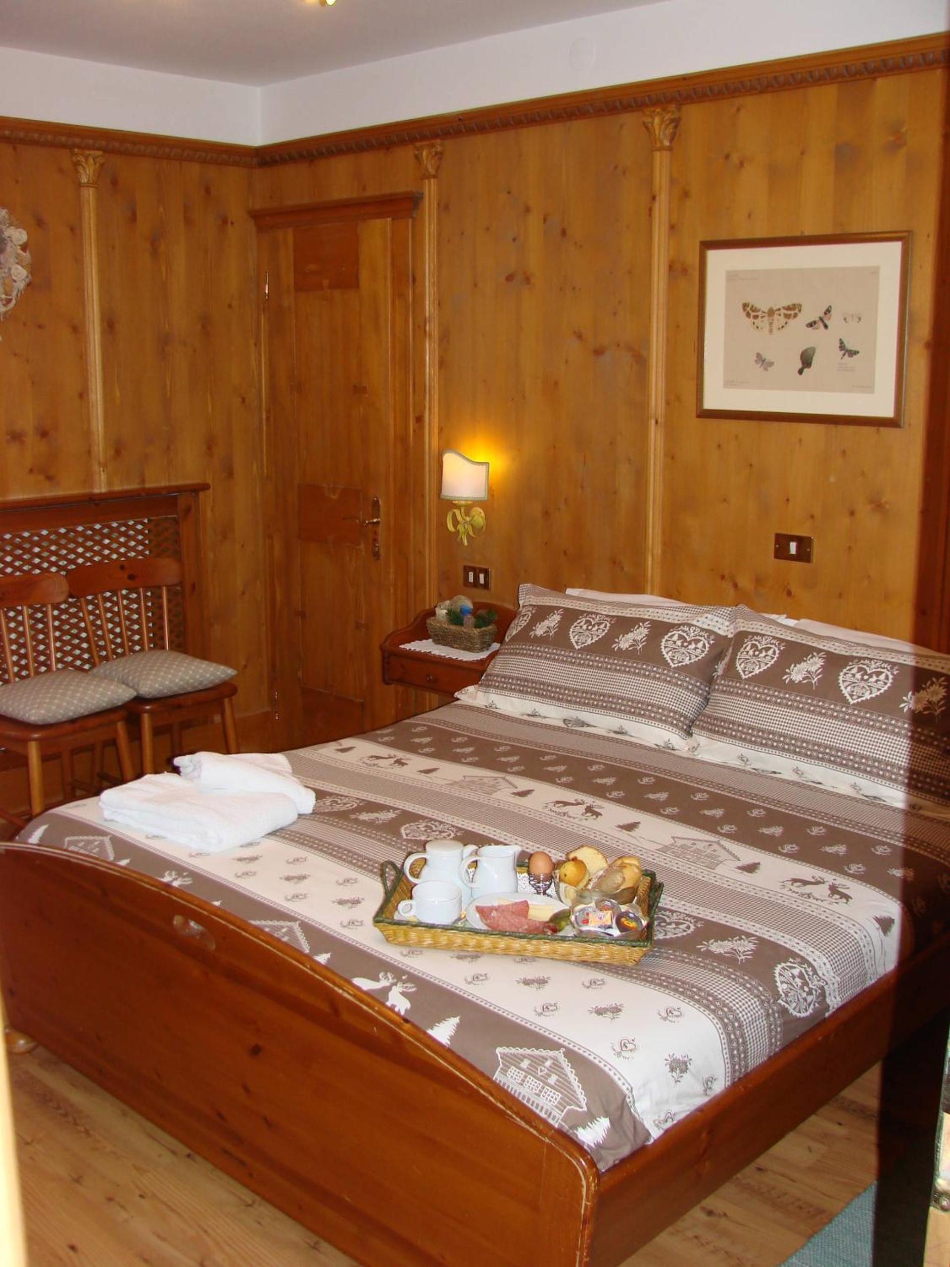 Double or Twin Room - Photo 13