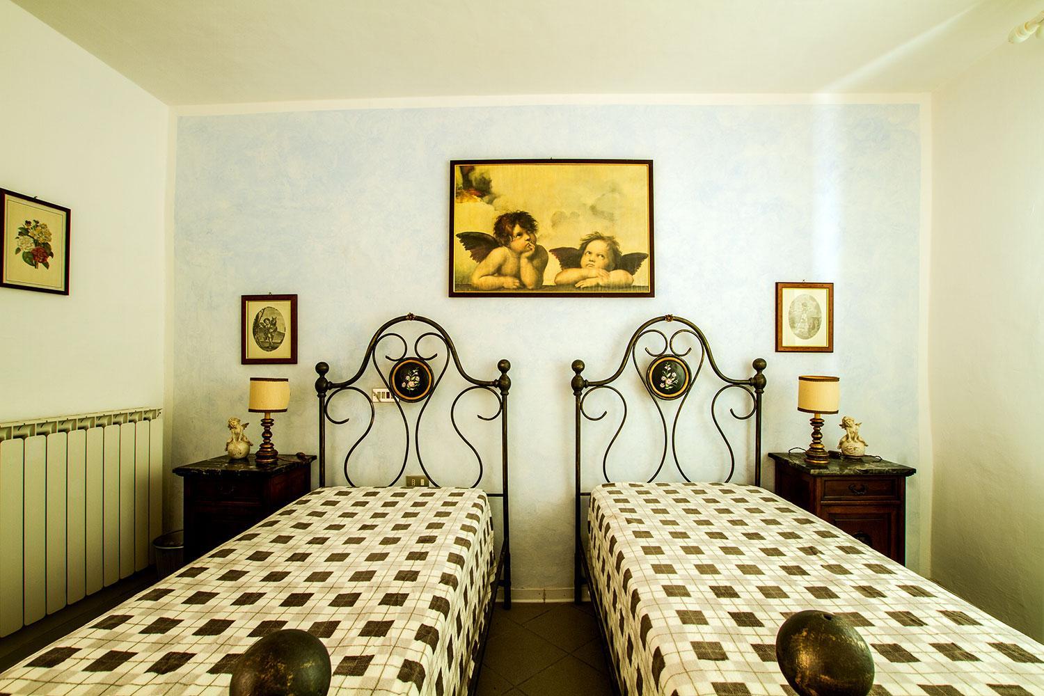 Triple Room with Balcony - Photo 2