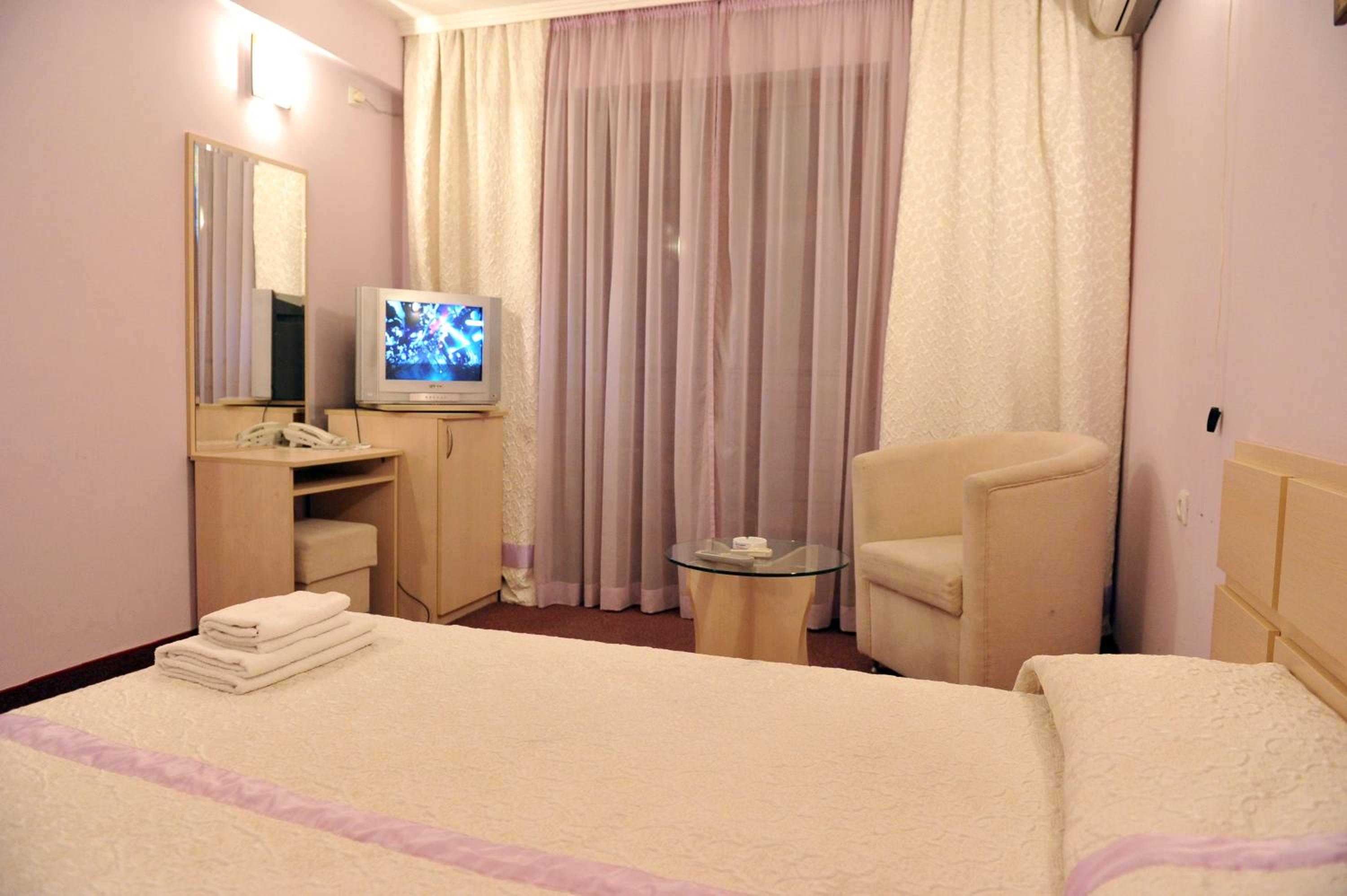Double Room - Photo 10