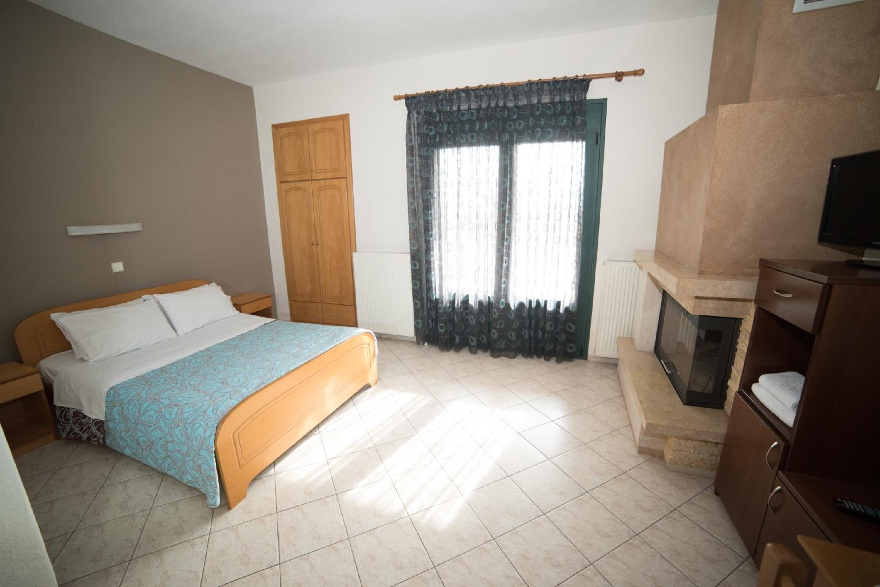 Double or Twin Room with Fireplace photo 1