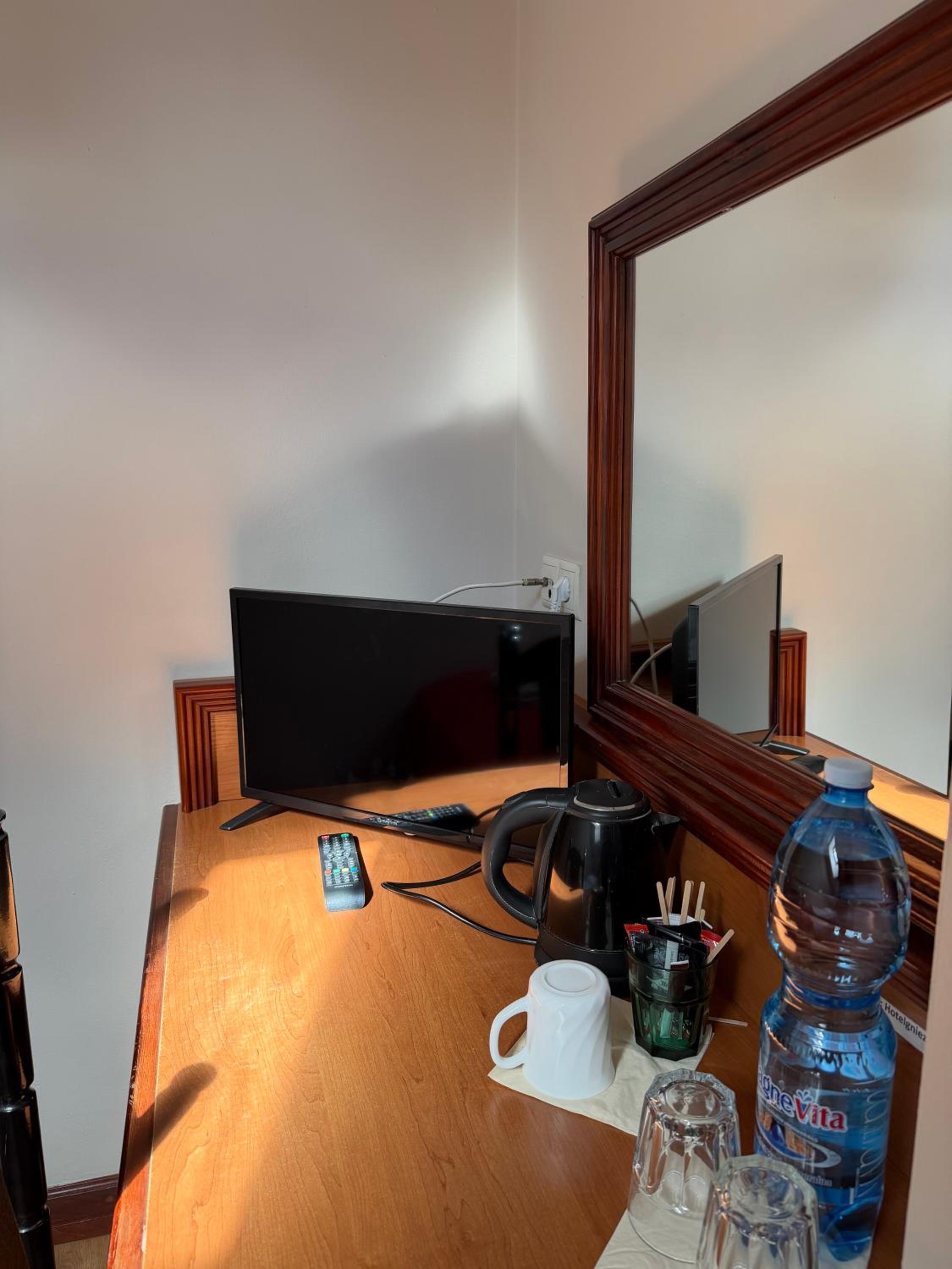 Single Room with Private External Bathroom photo 1