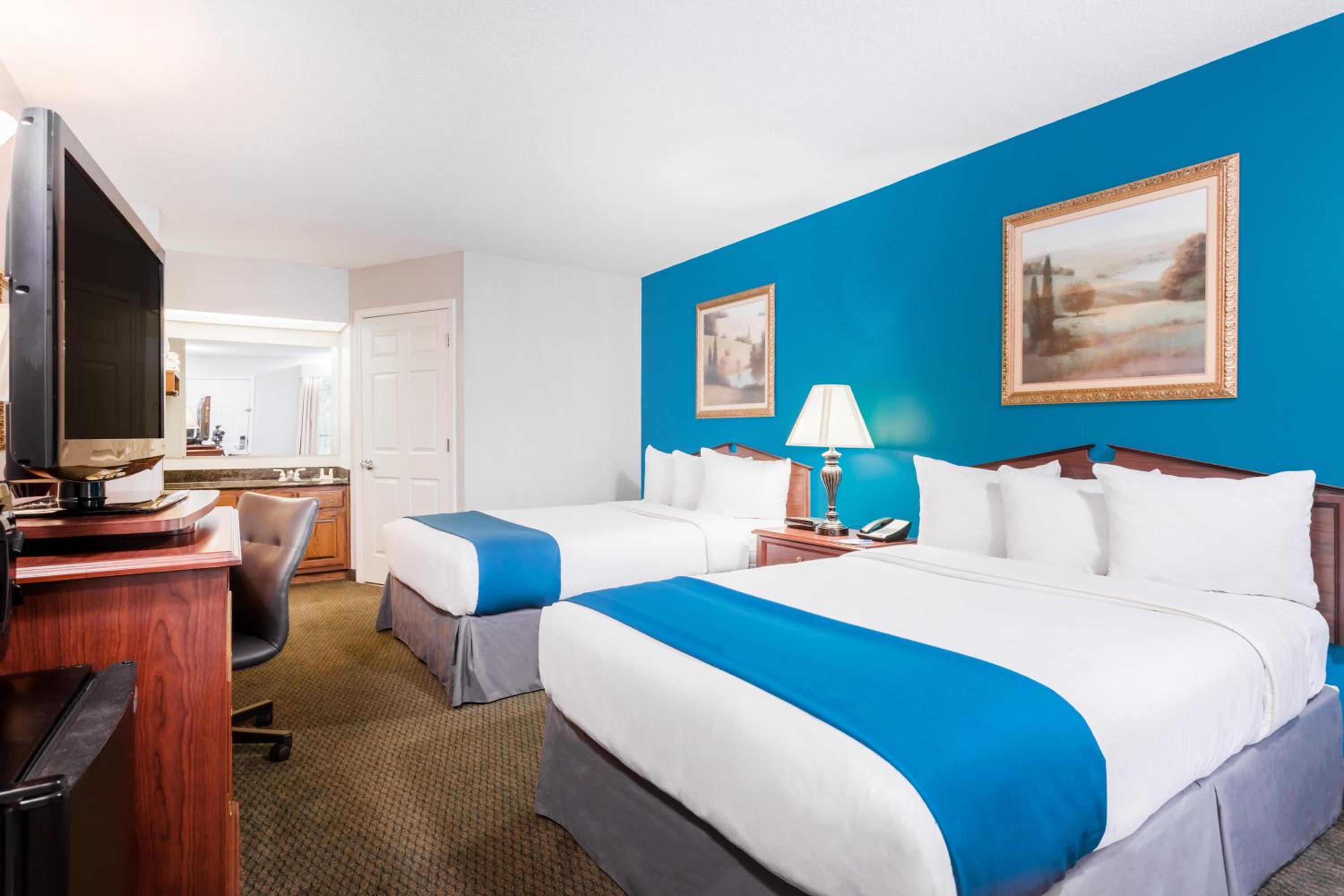 Double Room with Two Double Beds - Non-Smoking - Photo 1