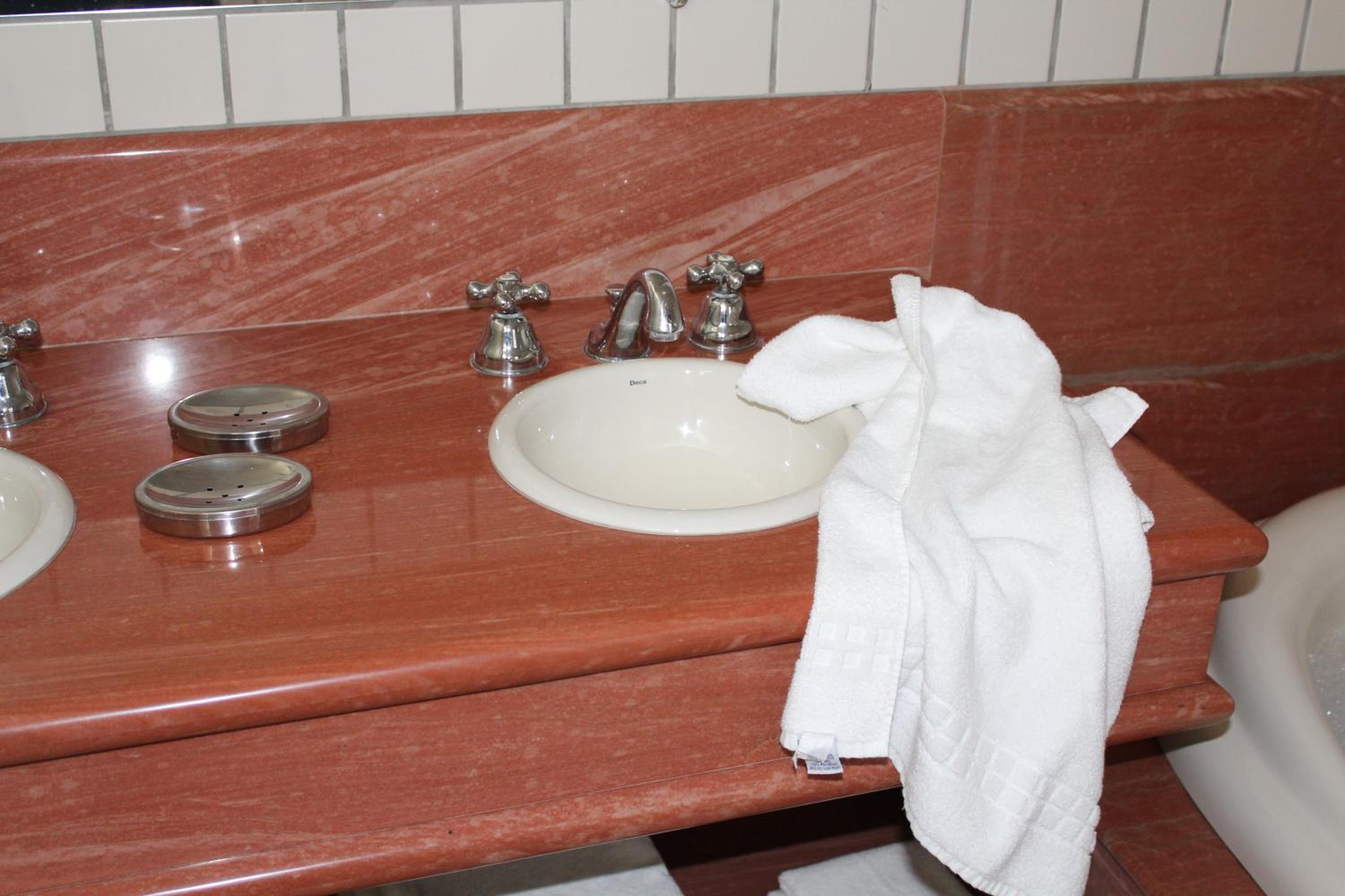 Suite with Spa Bath photo 2
