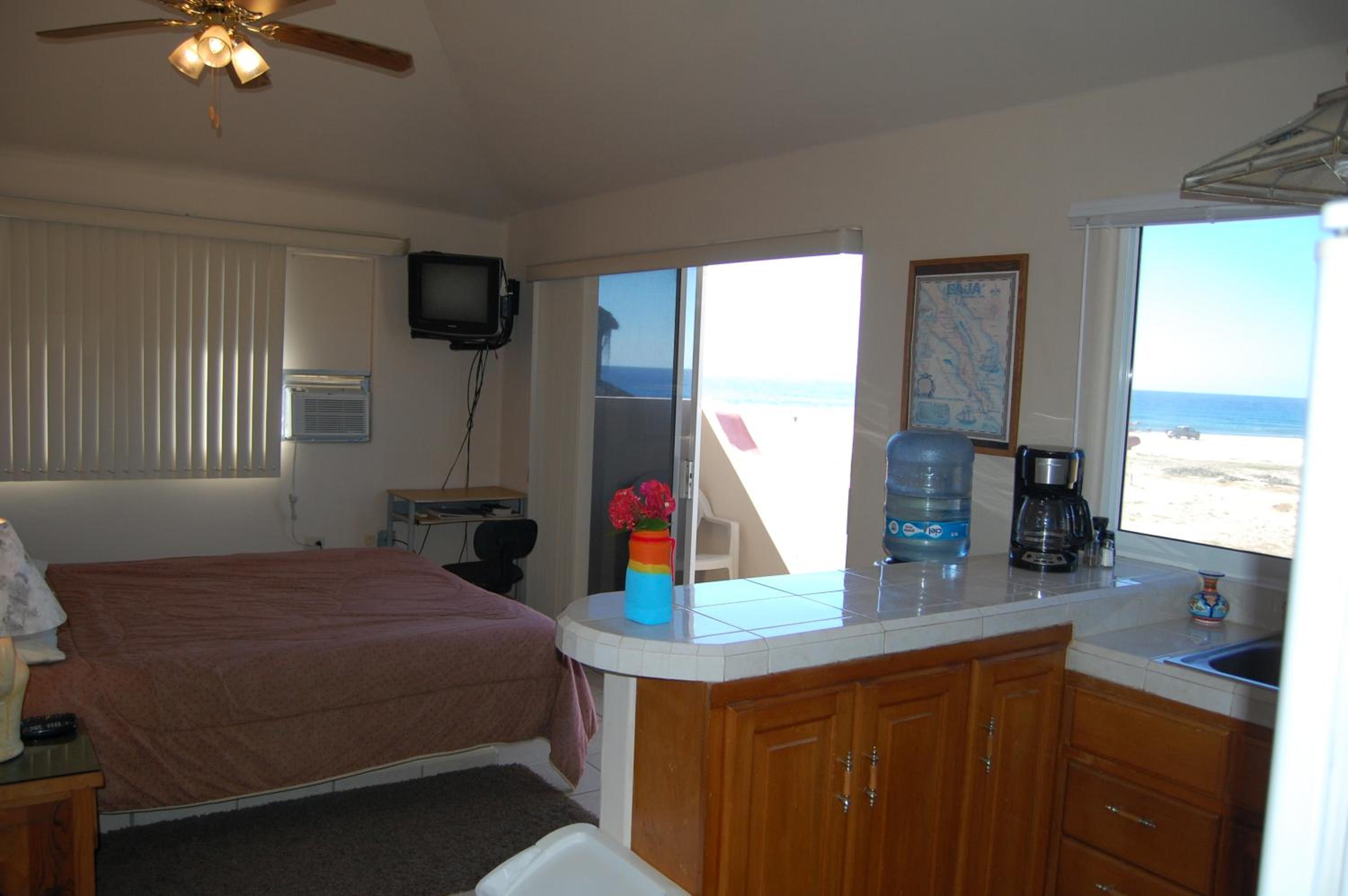 One-Bedroom House photo 1