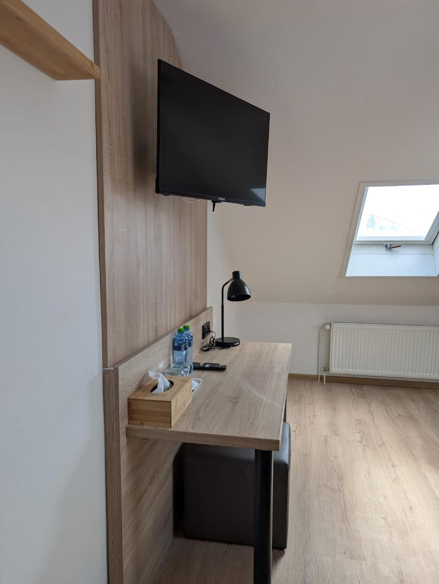 Economy Triple Room