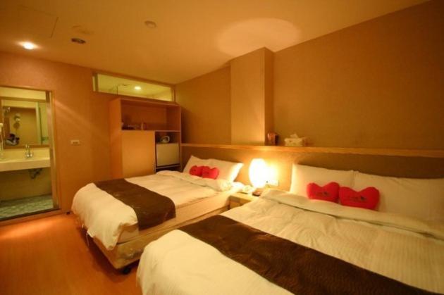 Special Offer - Triple no window Room with Sun Moon Lake boat ticket photo 2