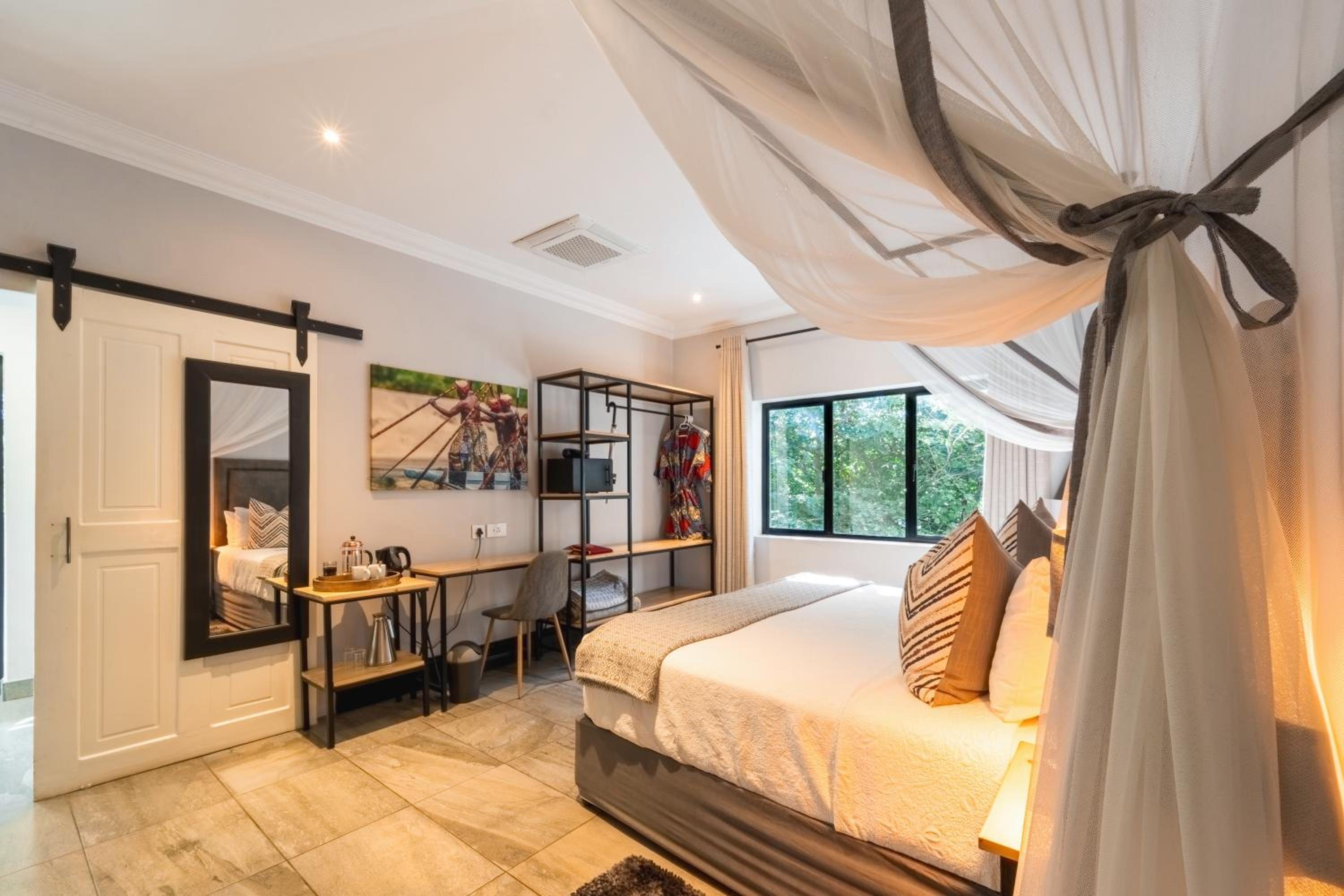 Suite with Balcony photo 2