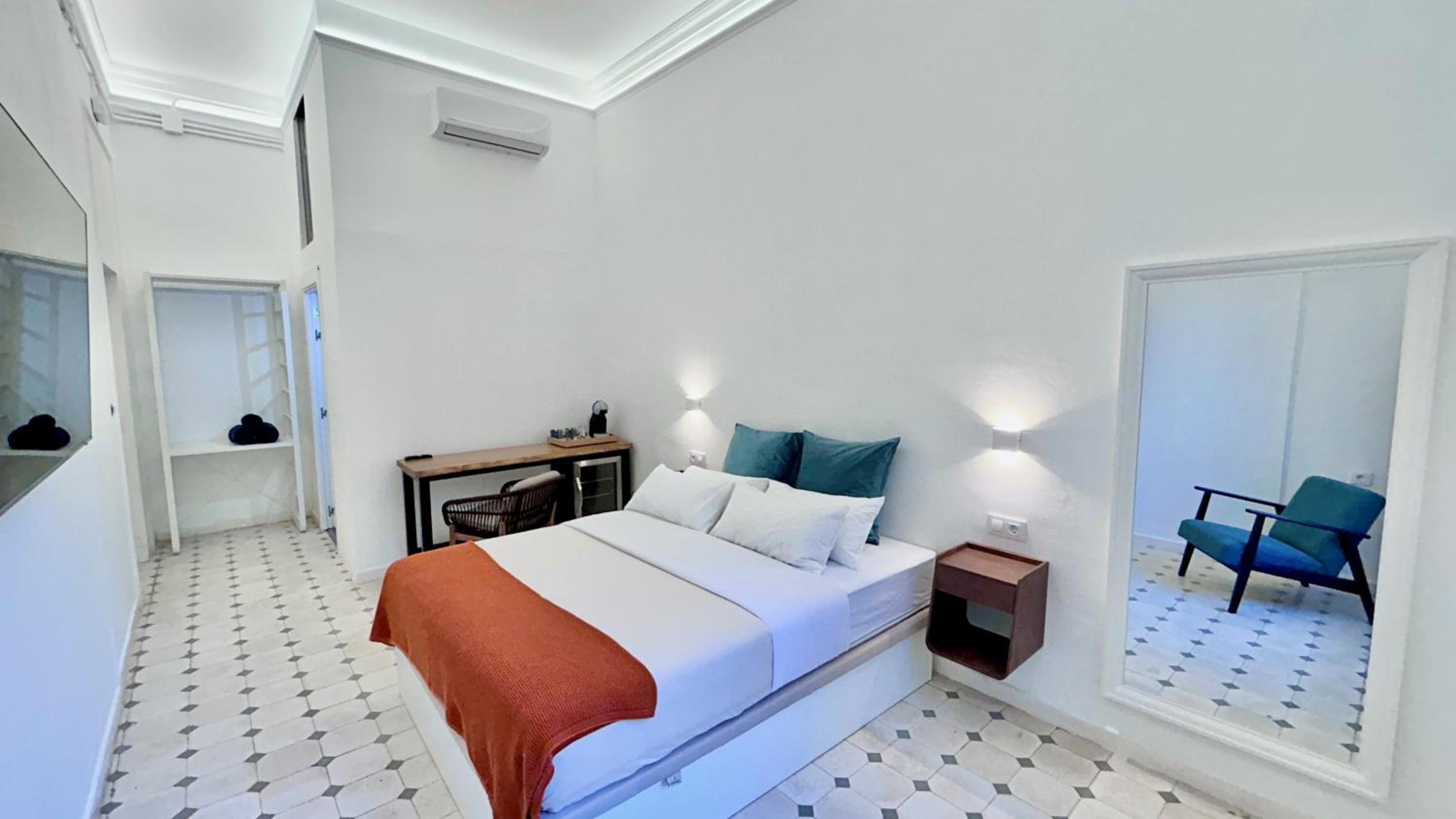 Double Room with Private Bathroom photo 3