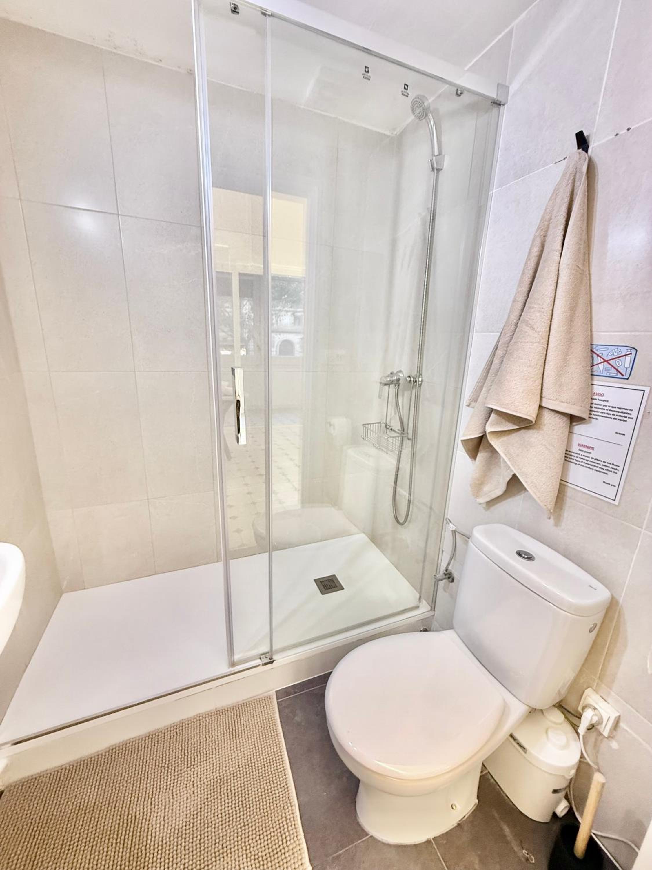 Large Double Room photo 1