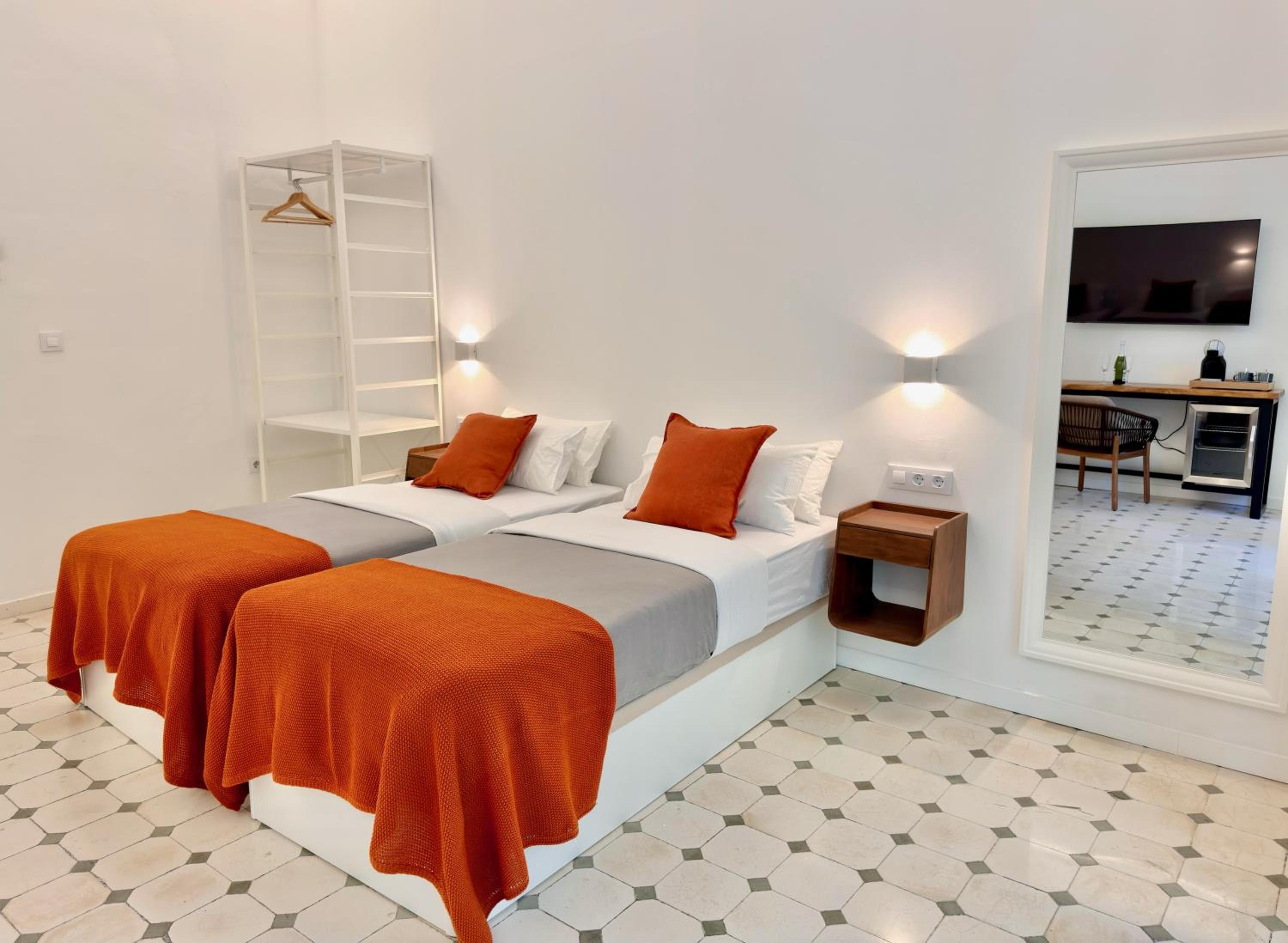 Large Double Room photo 2