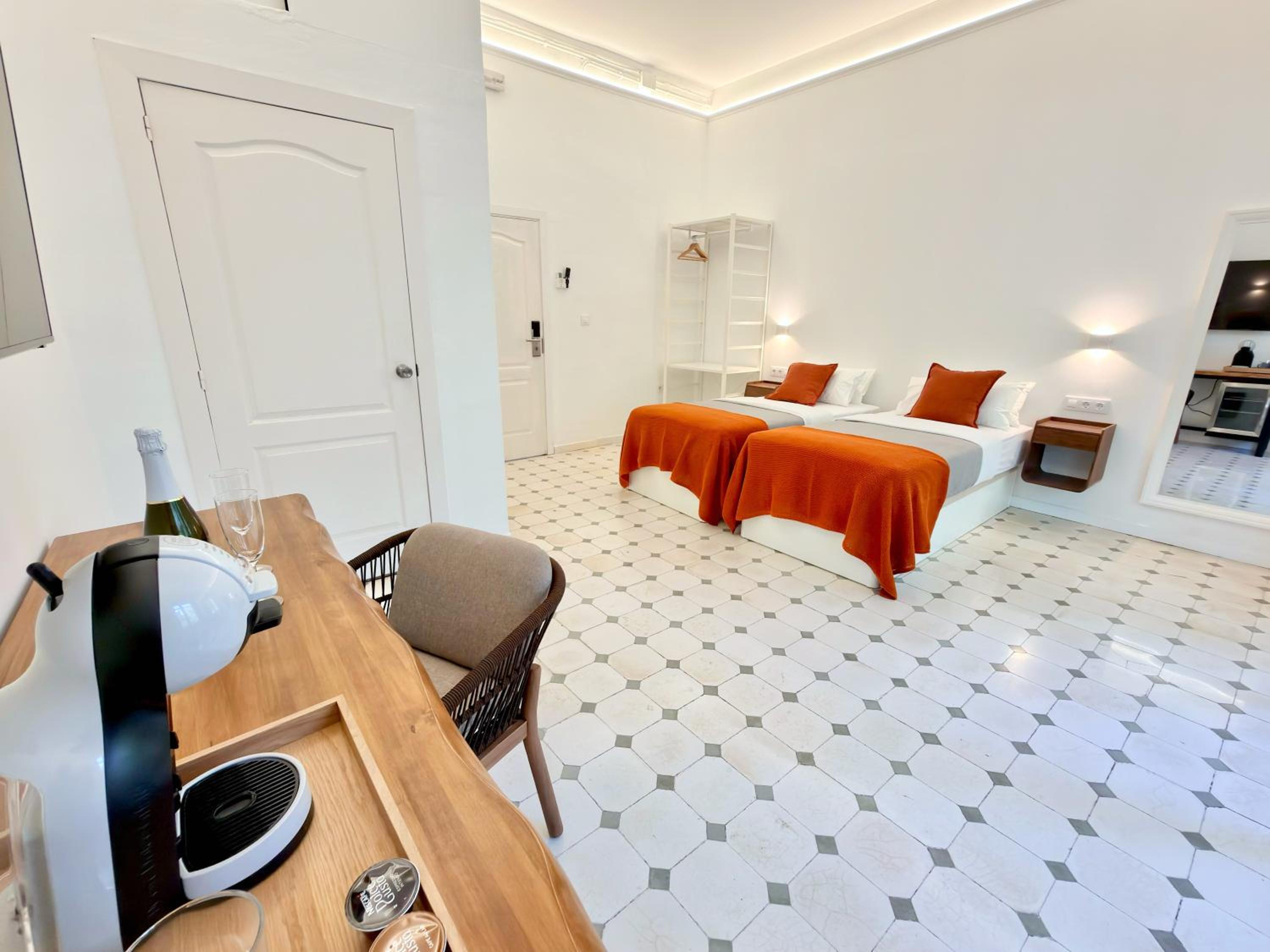 Large Double Room photo 3