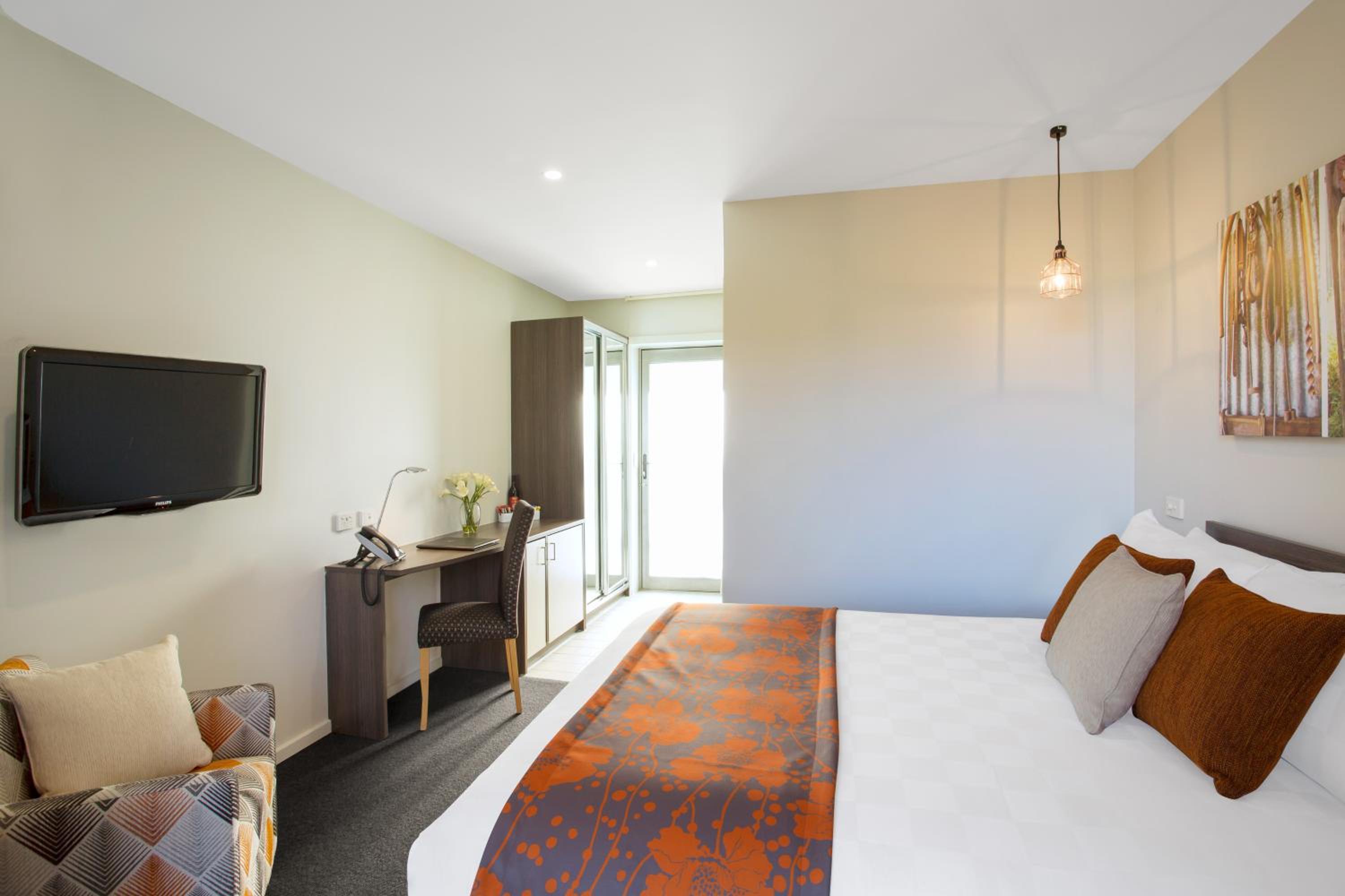 Suite -  Disability Access - Photo 3