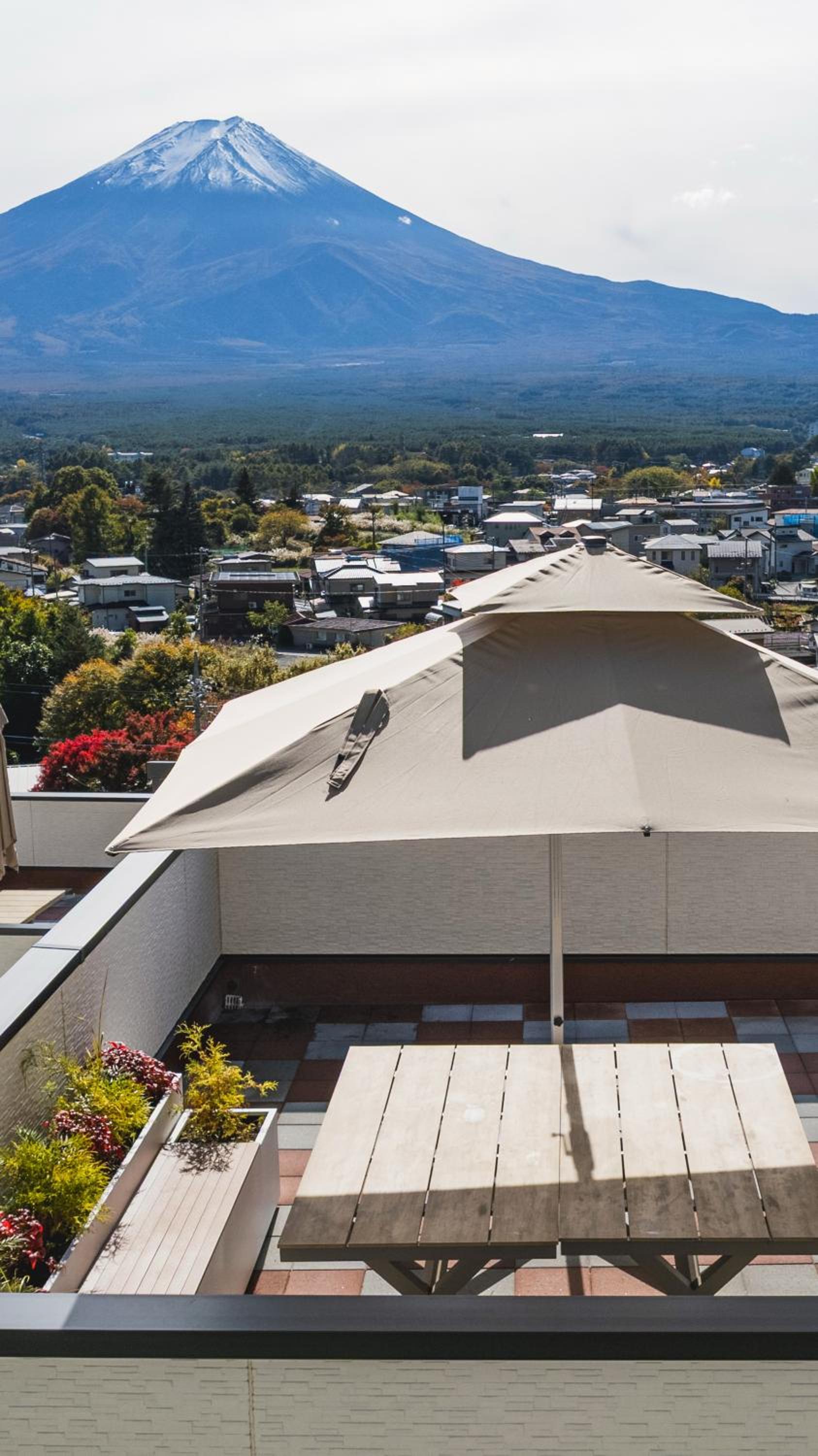 Rooftop Villa with Partial Mt. Fuji View & Theater Room