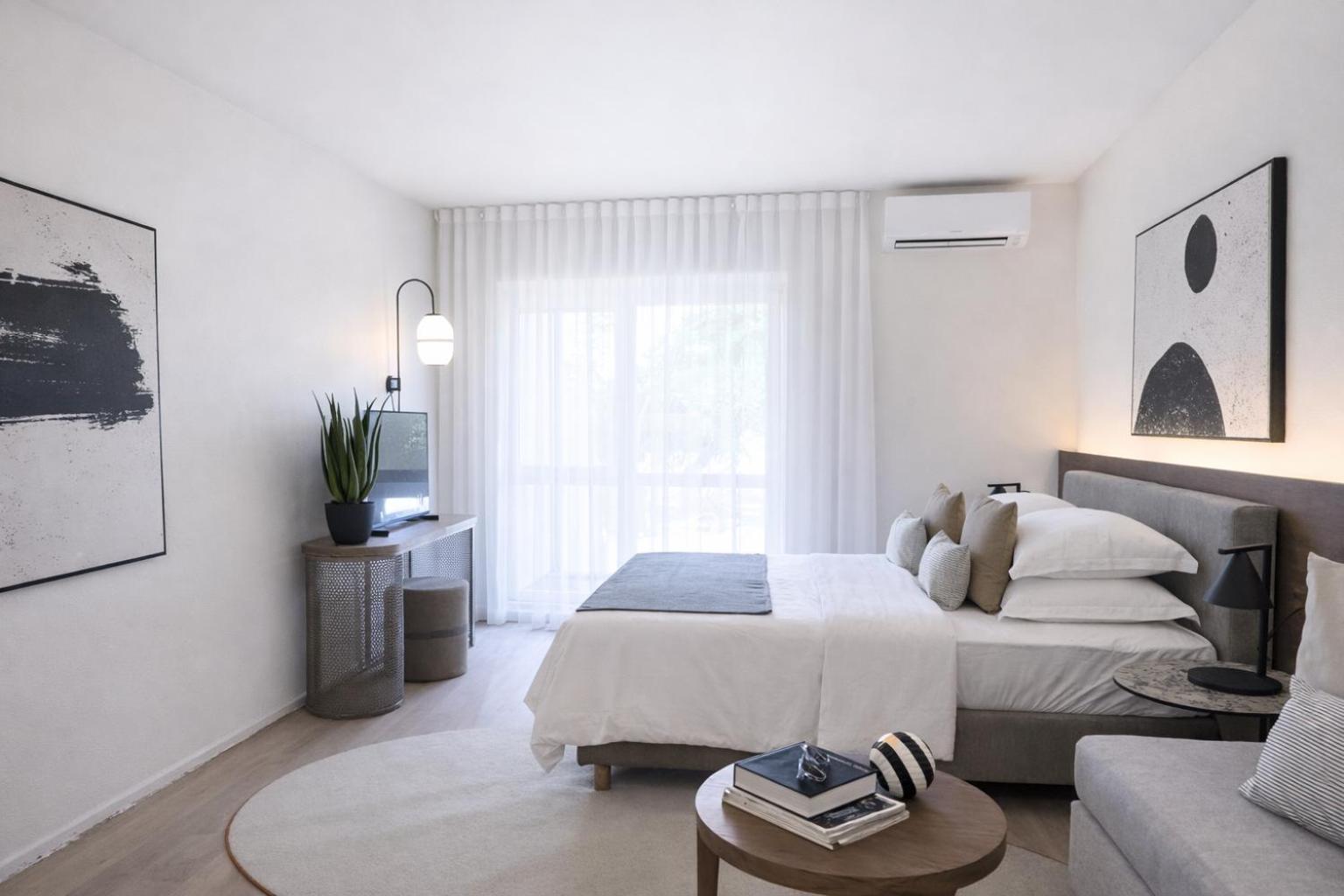 Double Room with Pool View photo 3
