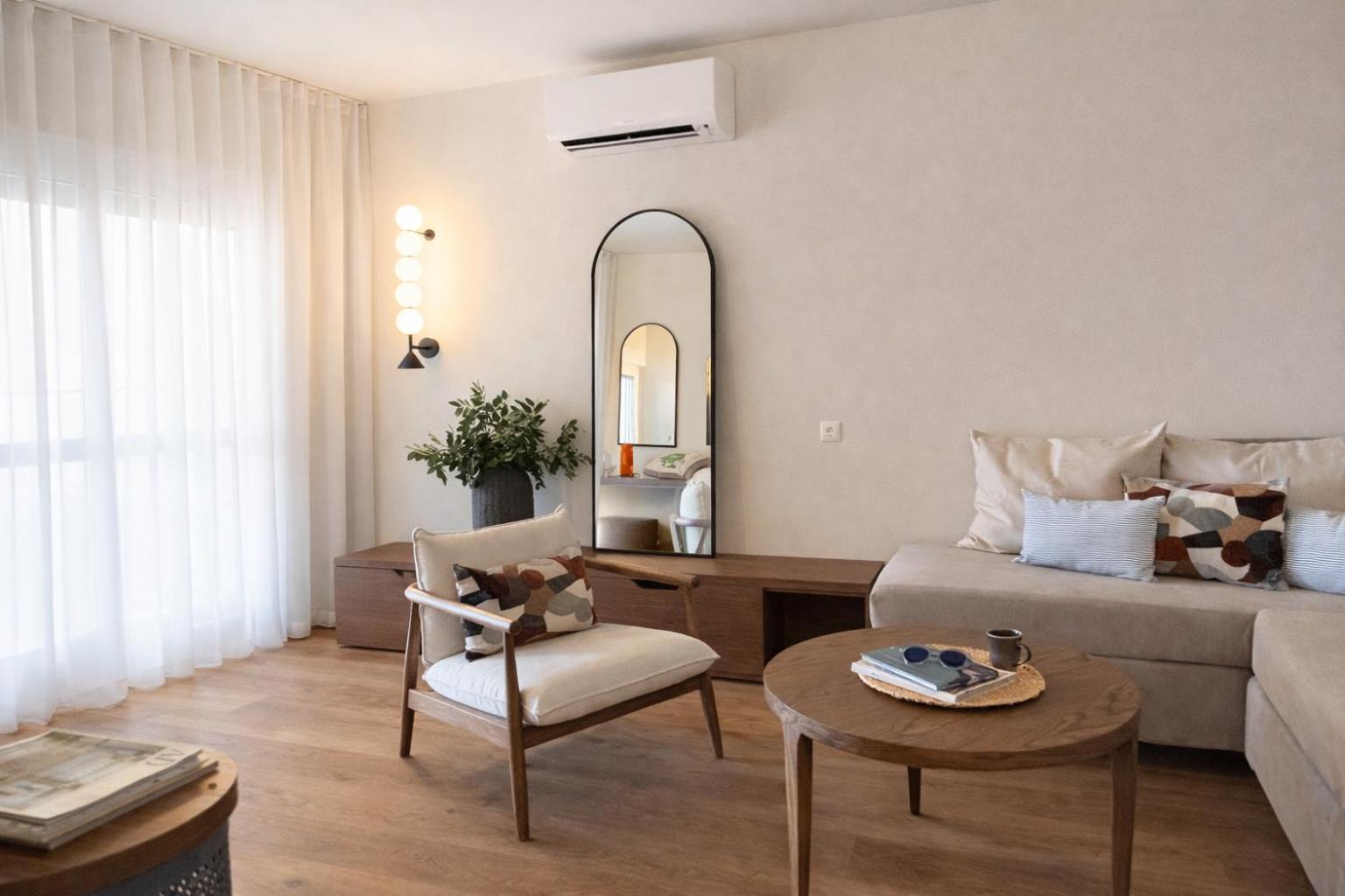 King Suite with Balcony photo 3