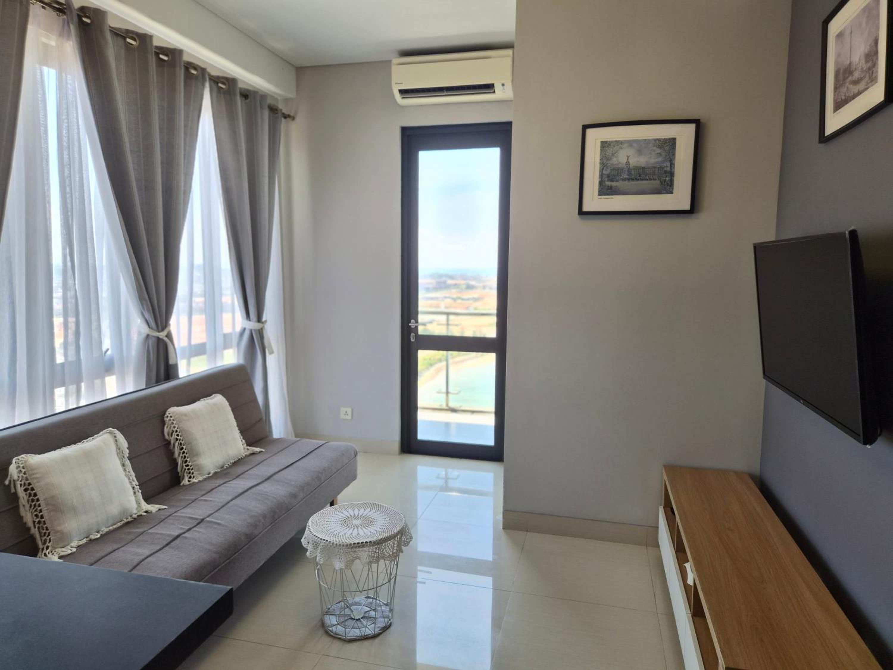 Two-Bedroom Apartment with Sea View - Photo 4