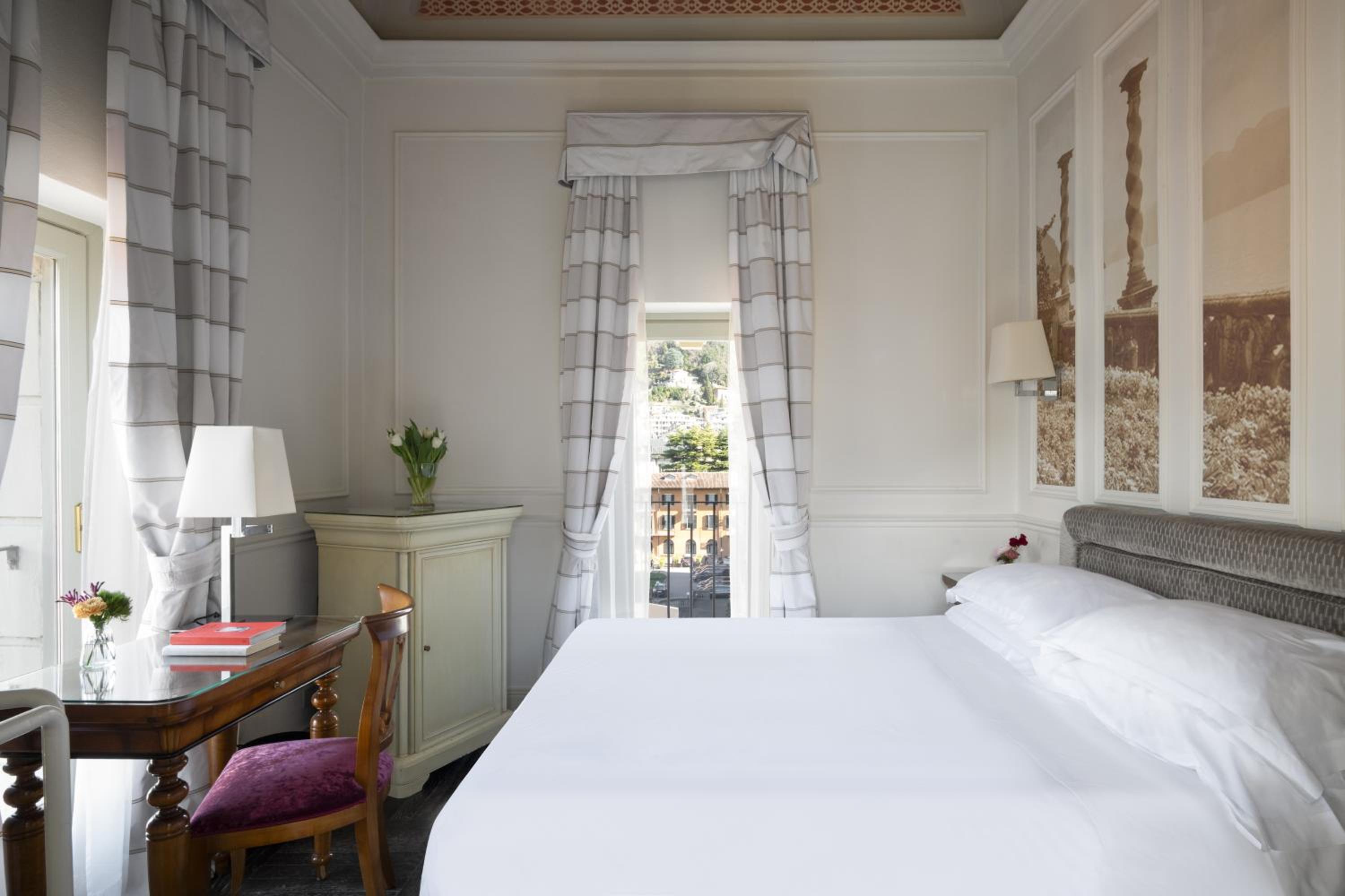 Queen Room with Balcony