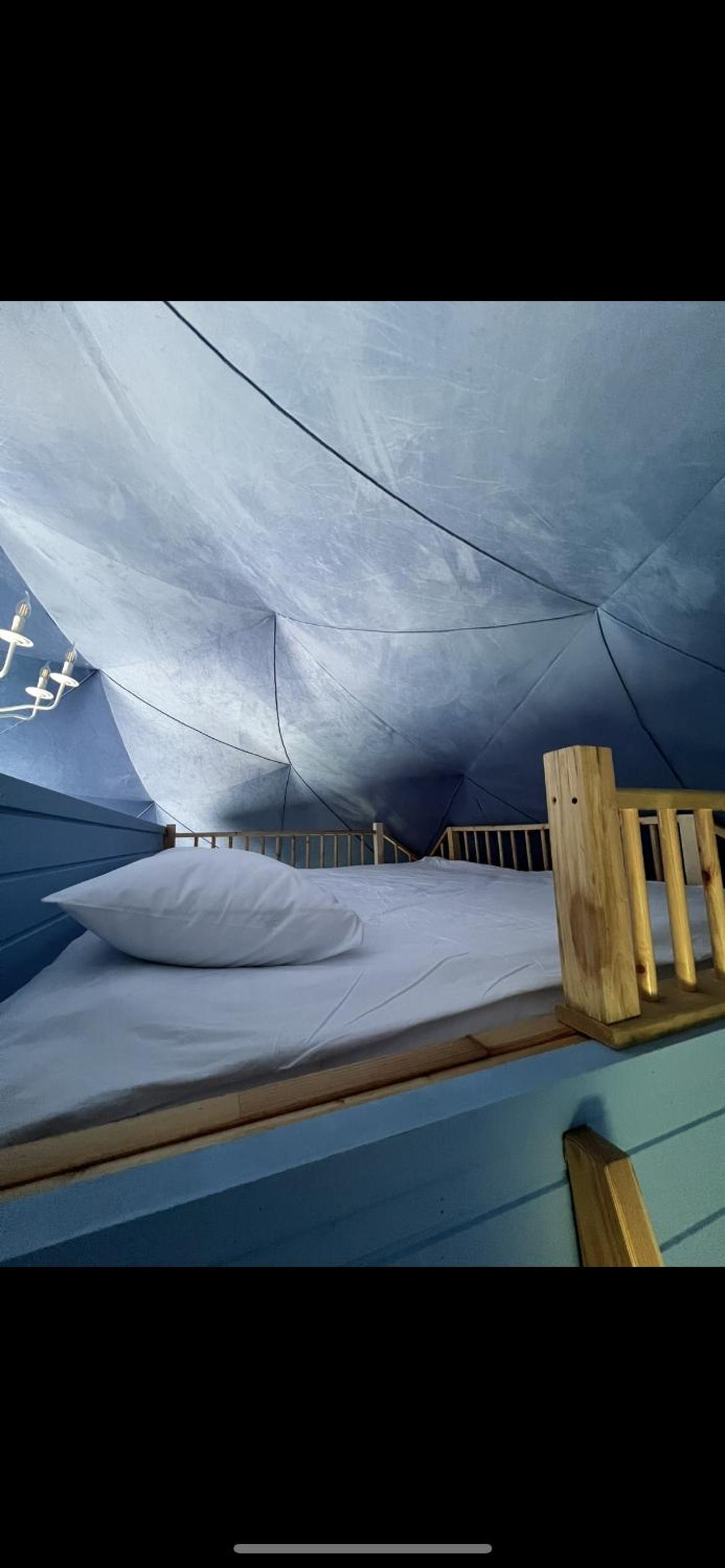 Tent 2