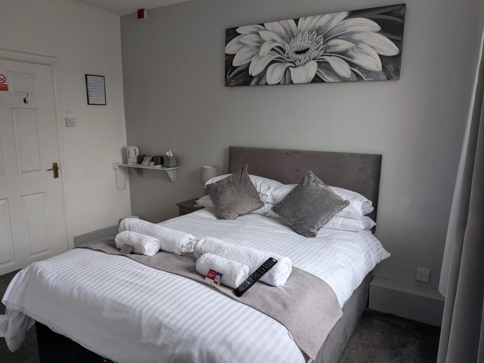 Budget Double Room photo 2