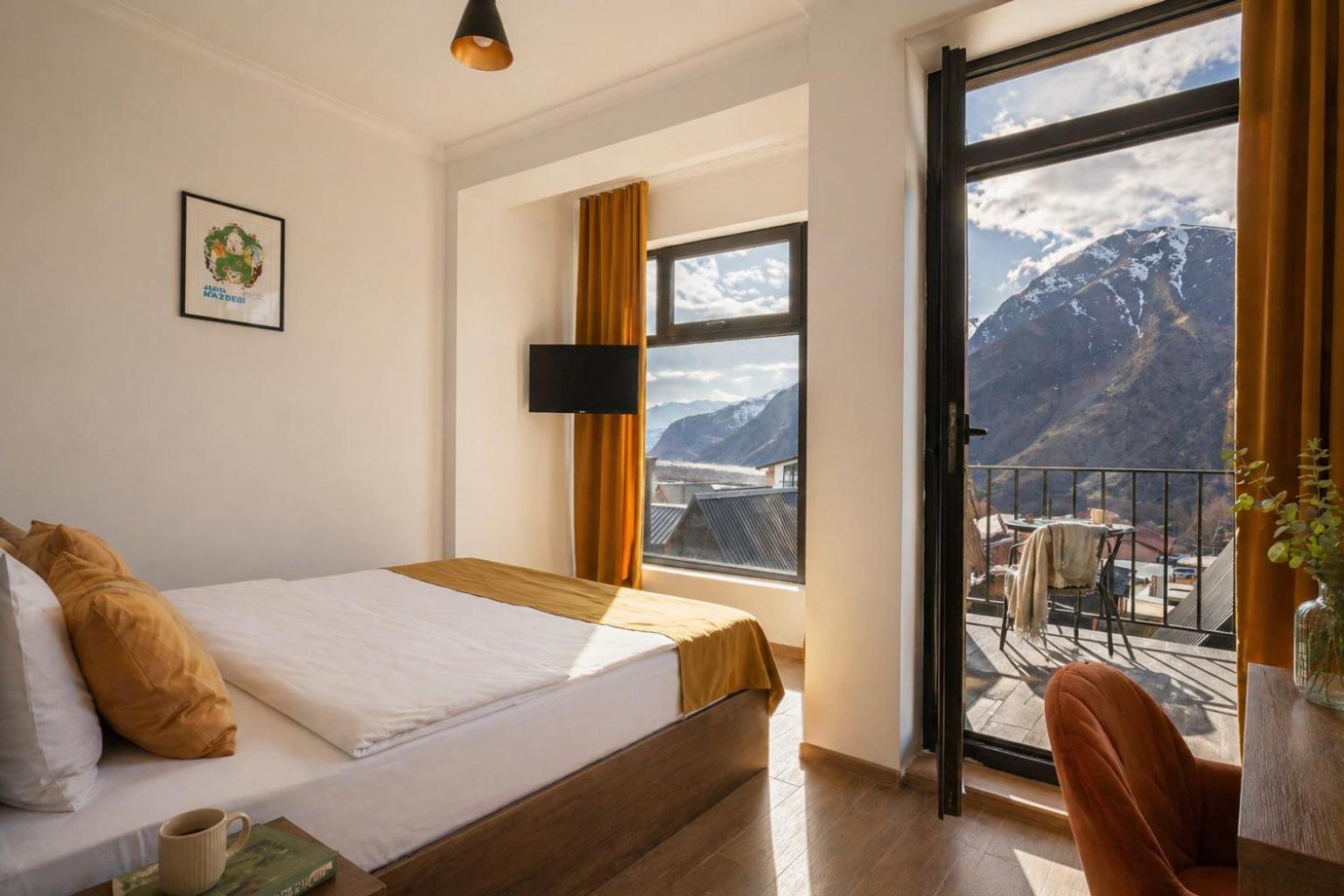 Double Room with Mountain View