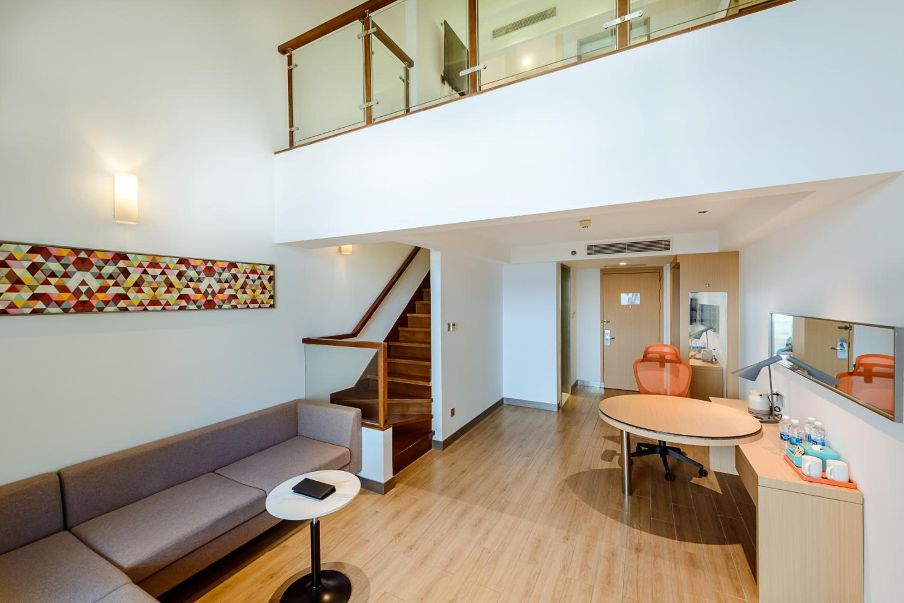 One-Bedroom Penthouse Suite with Sea View and Balcony photo 1