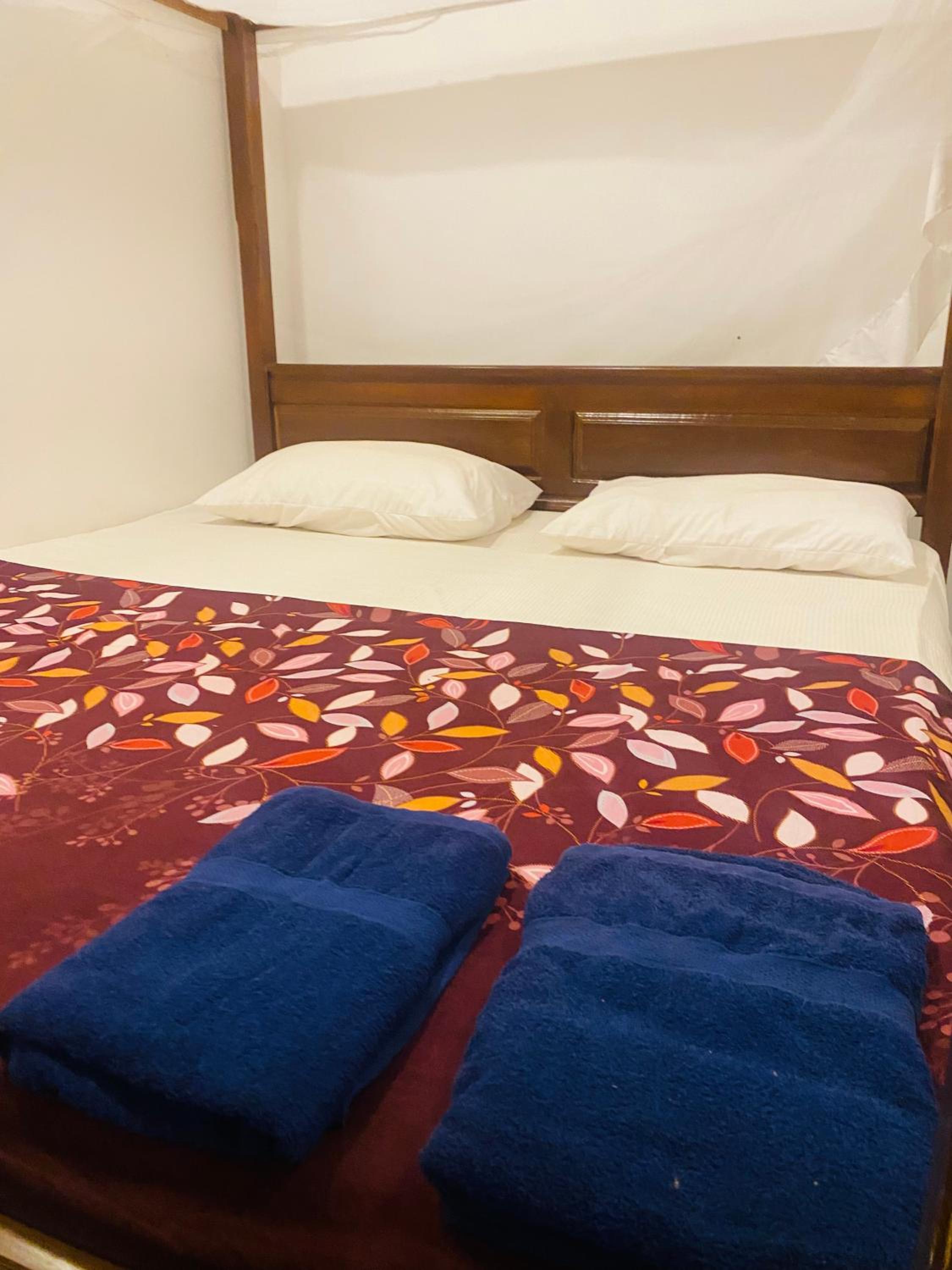 Economy Twin Room photo 2